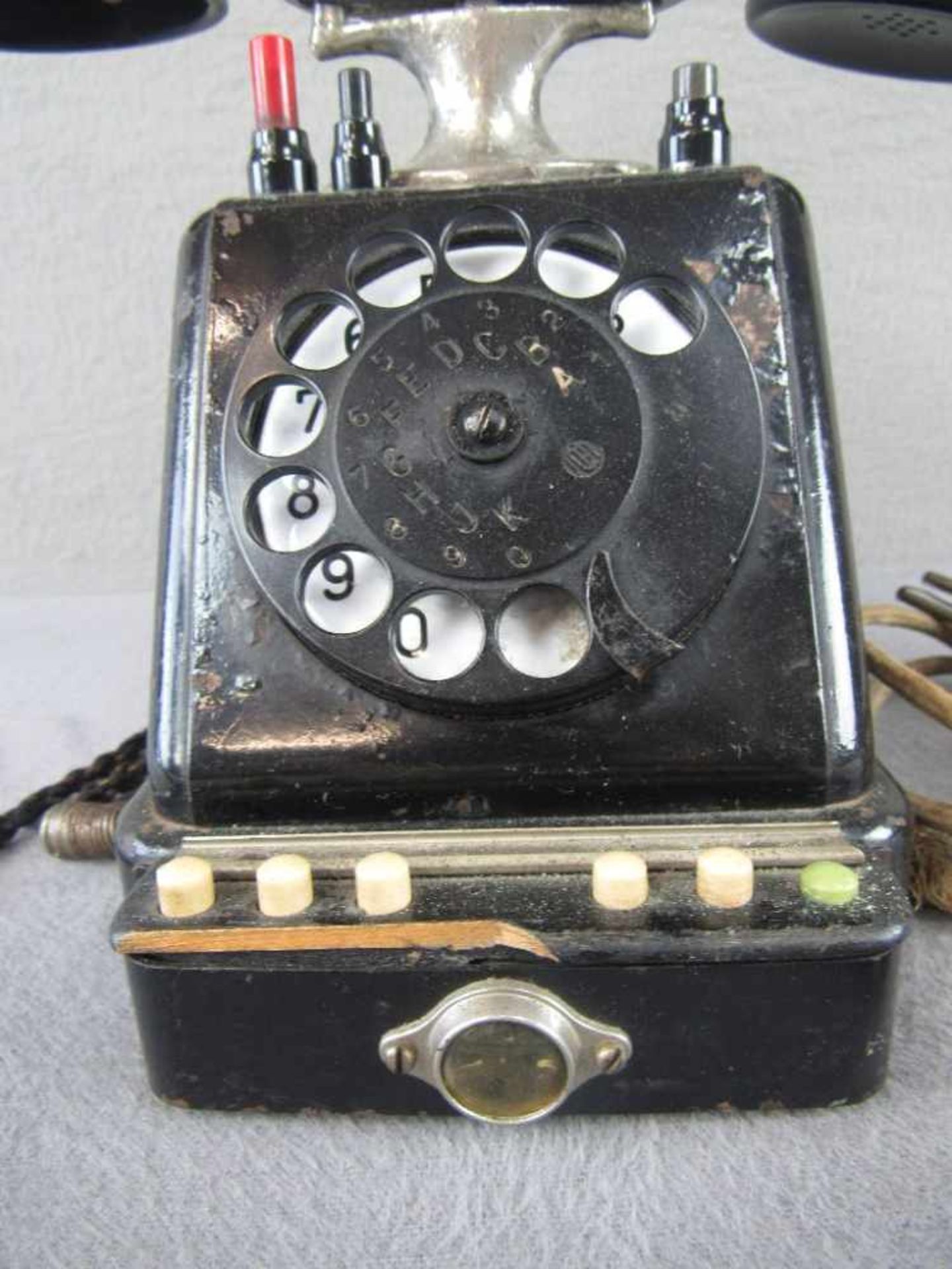 Antikes Telefon mit Zielwahltasten - Bild 2 aus 4