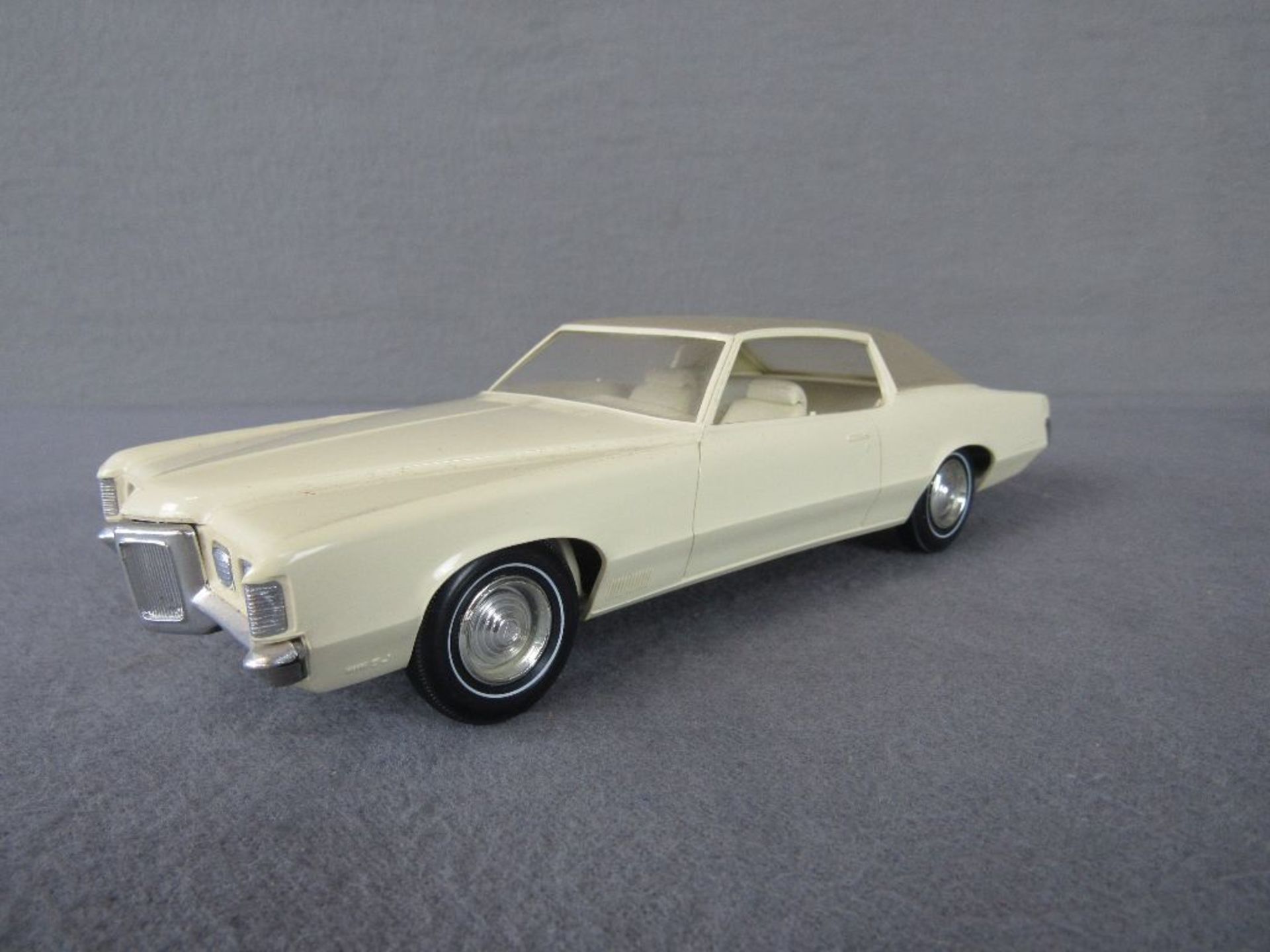 Modellauto Kunststoff 1970 Pontiac Grand Prix Länge:21cm - Bild 2 aus 4