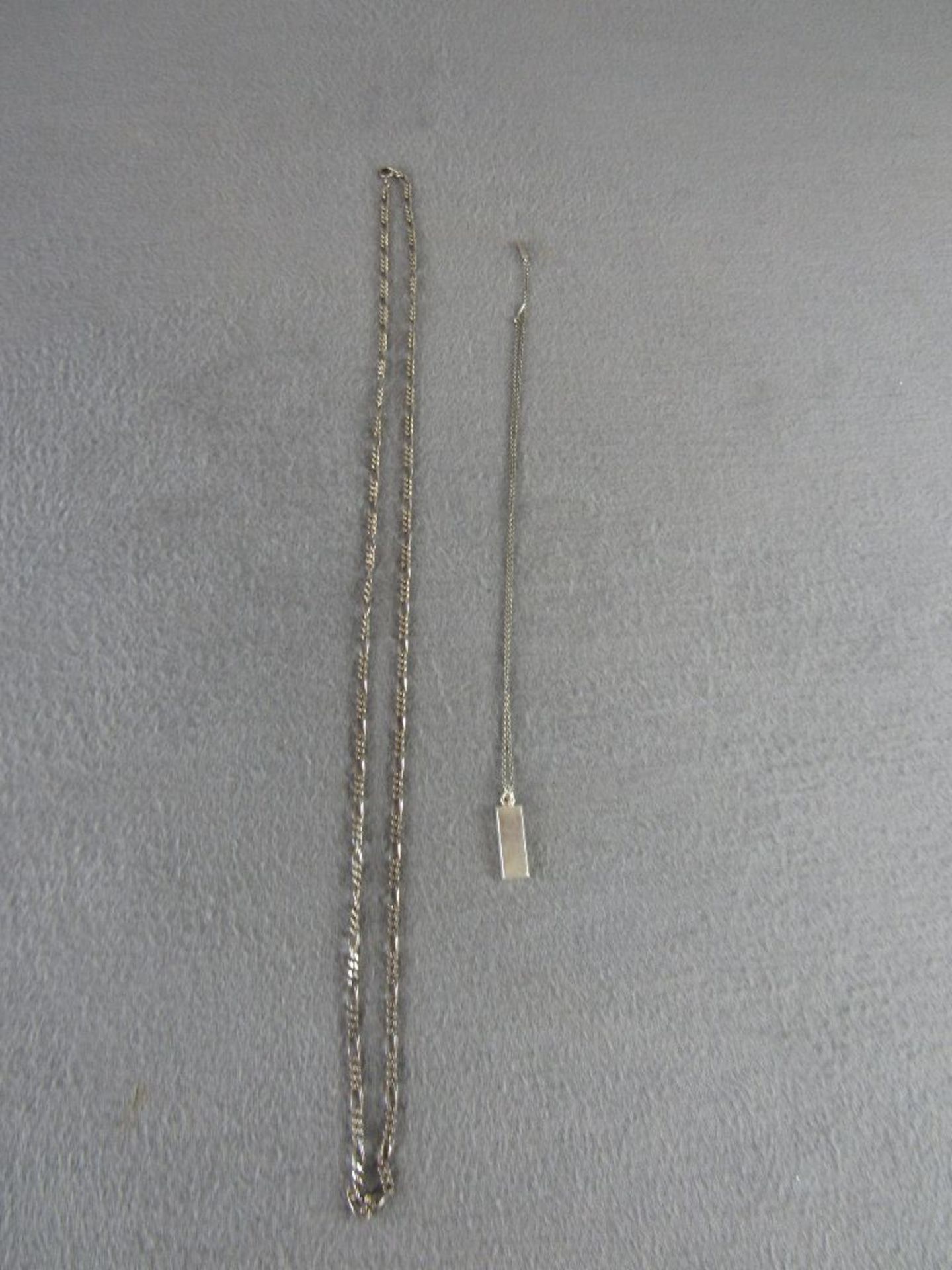 Zwei silberne Halsketten 28 Gramm