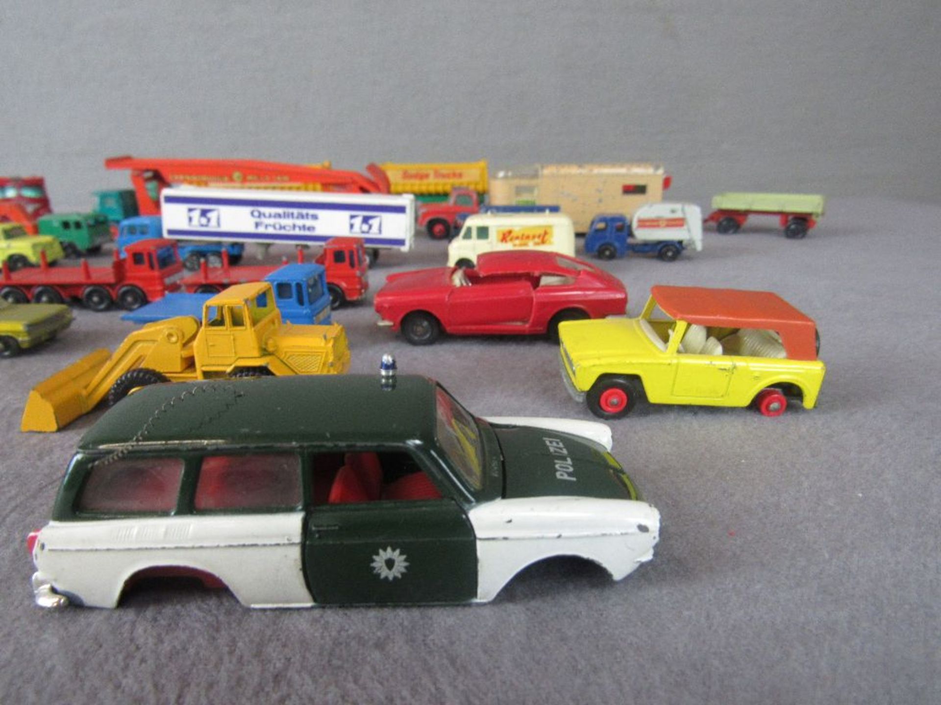 Konvolut Modellautos 60er 70er Jahre Matchbox und anderes interessantes Konvolut - Bild 5 aus 10