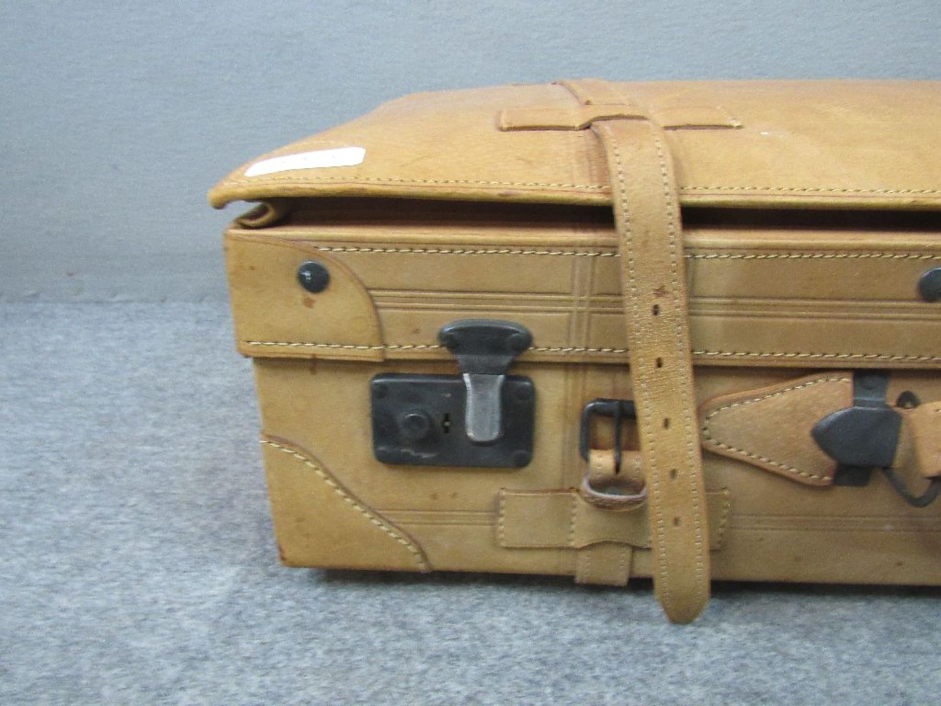 Gut erhaltener Rindslederkoffer ca.73x45cm Schlüssel anbei - Image 2 of 8