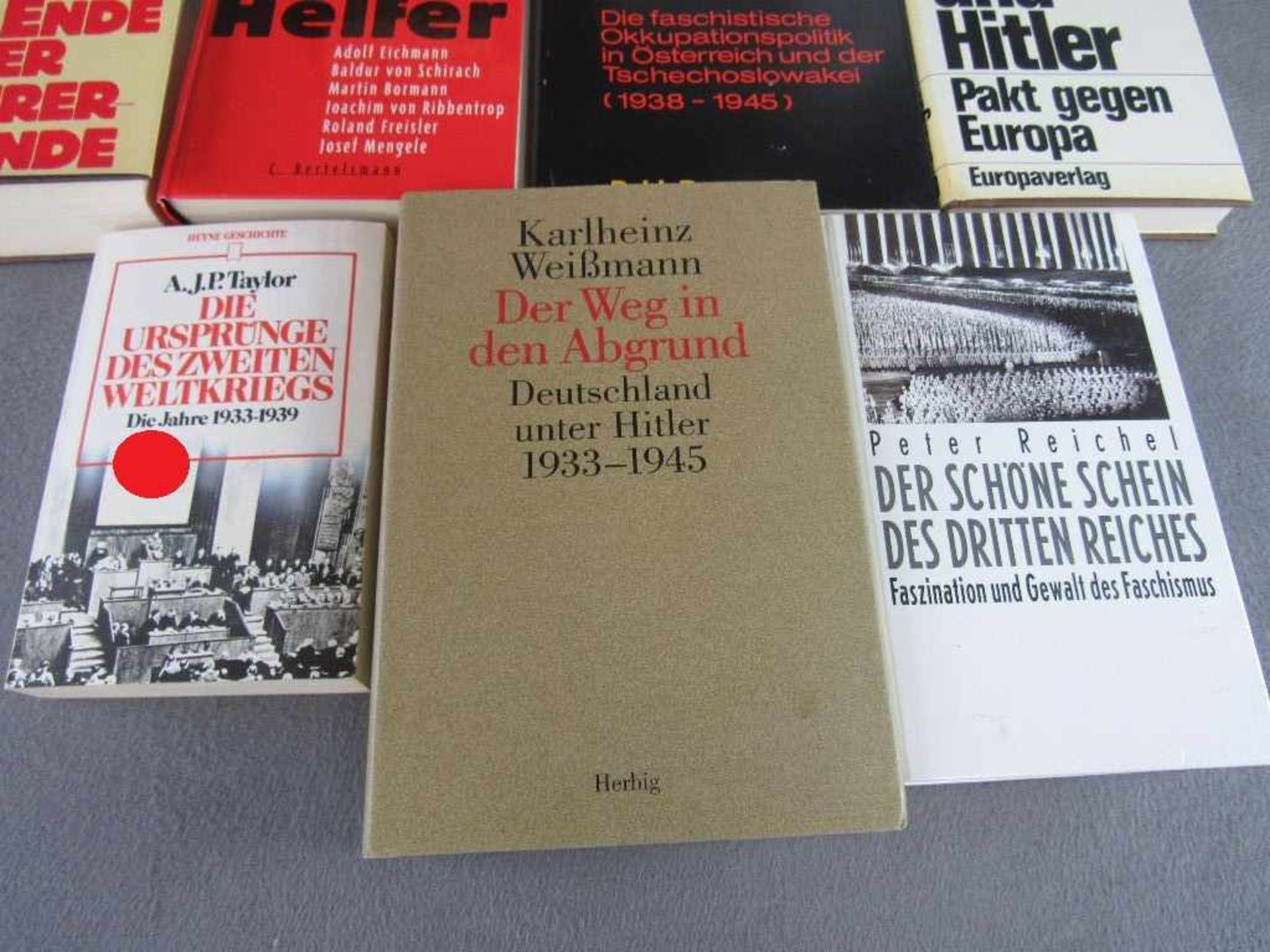 Sachbücher über den 2. Weltkrieg unter anderem Adolf Hitler - Image 2 of 5