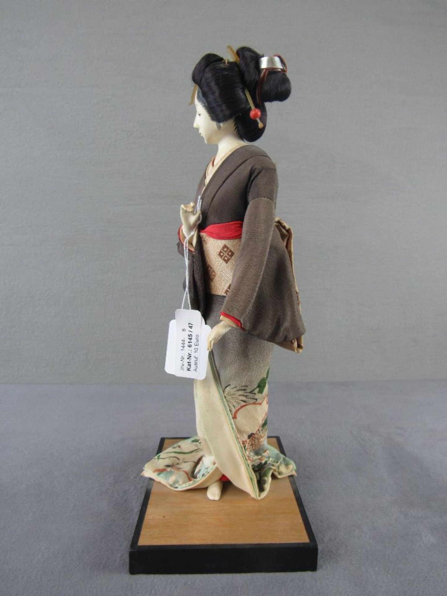 Japanische Figur Geisha auf Holzsockel 36cm hoch - Bild 4 aus 5