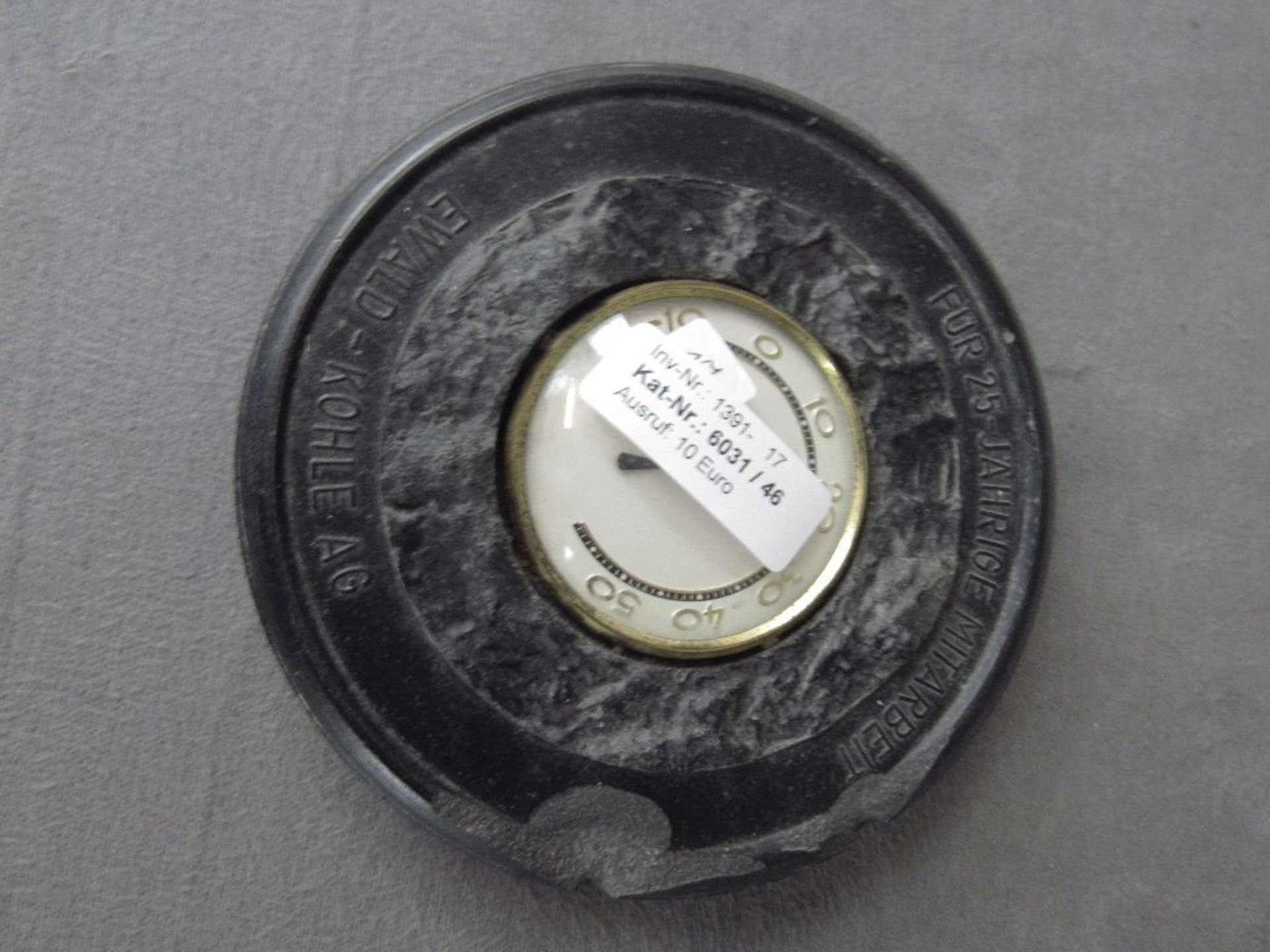 Thermometer in Kohleumrandung 16cm Durchmesser Ehrenauszeichnung