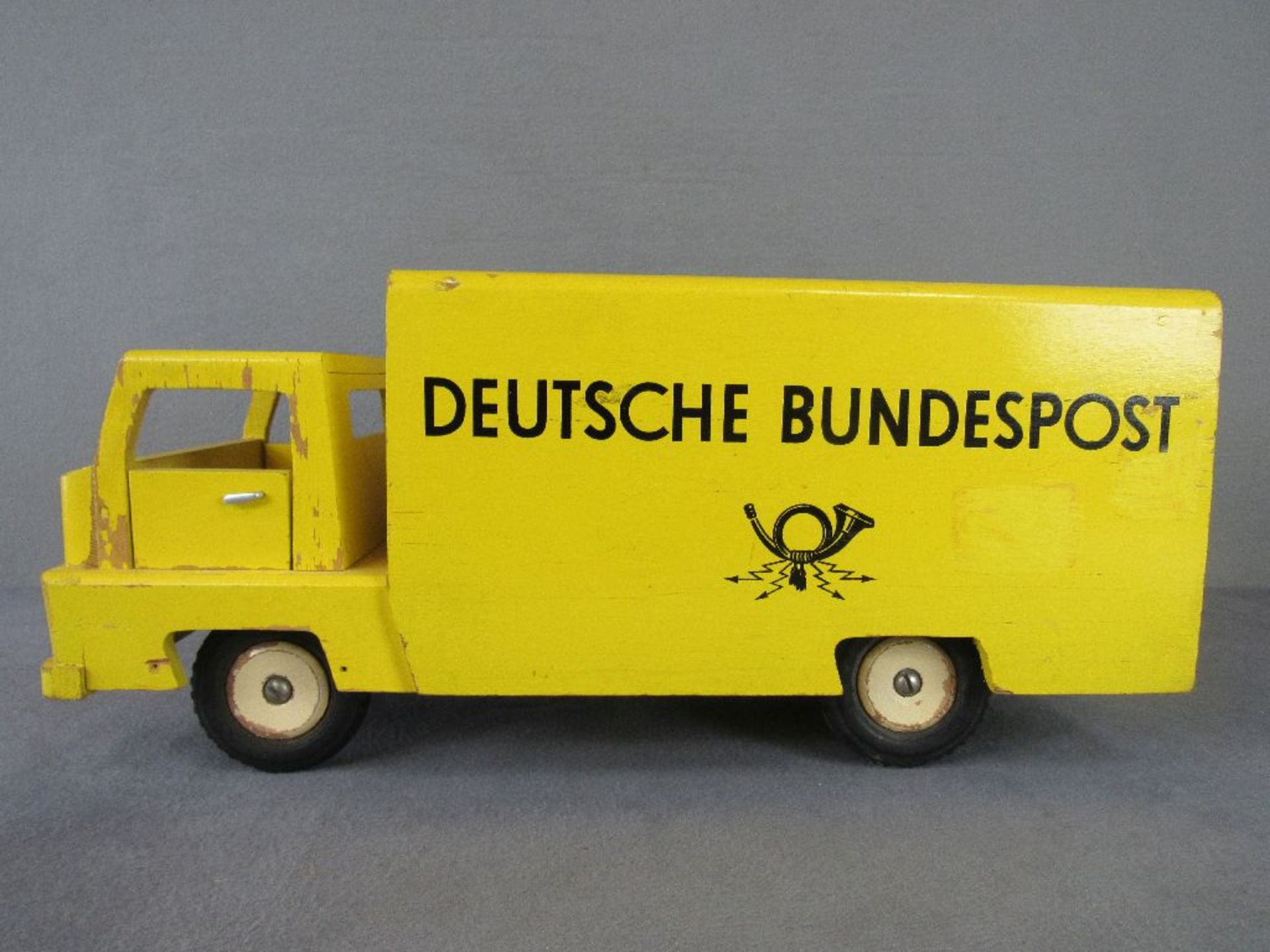 Holzspielzeug 50er Jahre deutsche Bundespost LKW guter Zustand Länge 50cm evtl Steiff - Bild 4 aus 7