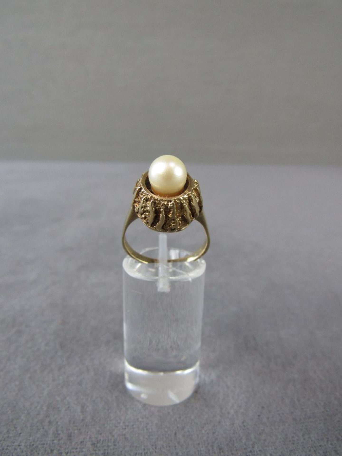 Art Deco Damenring 333 GG 5,3 Gramm mittig mit Perle