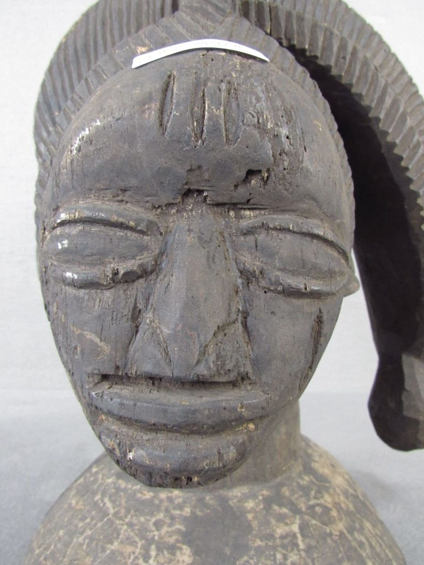Zwei afrikanische Torwächter Skulpturen Nigeria geschätzt um 1930 30cm hoch - Bild 2 aus 8