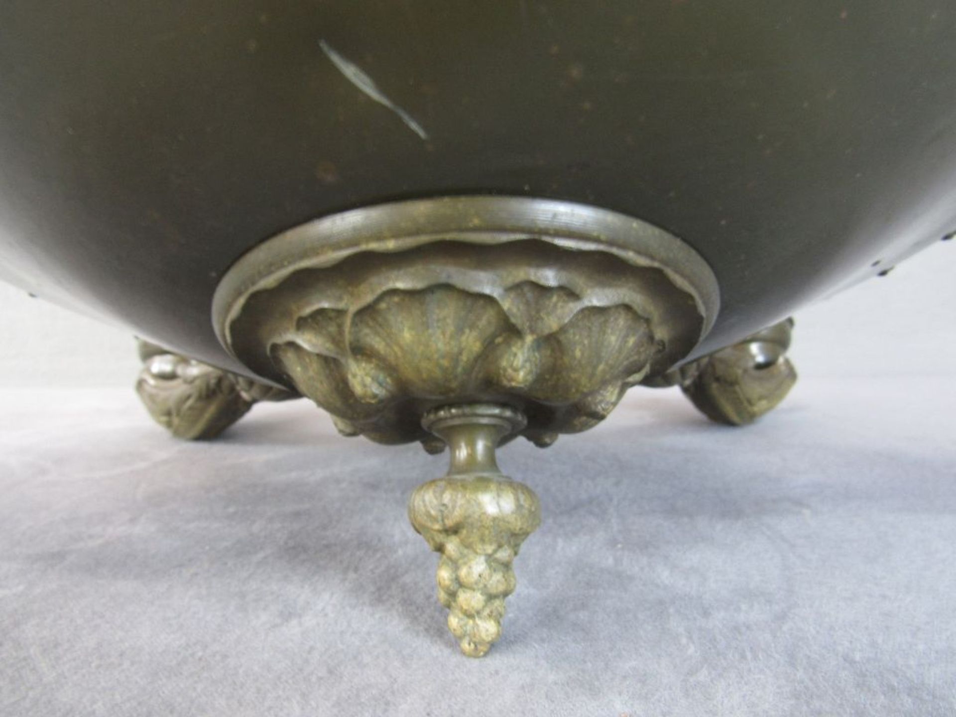 Deckenlampe teilweise Bronzeguß um 1920 fünfflammig Durchmesser 60cm - Image 2 of 5