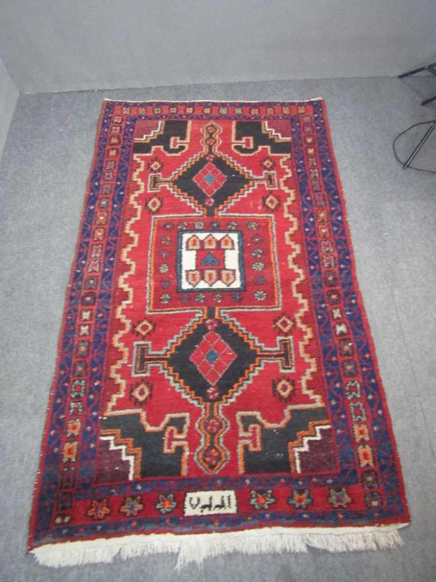 Antiker orientalischer Handknüpfteppich 180x107cm signiert