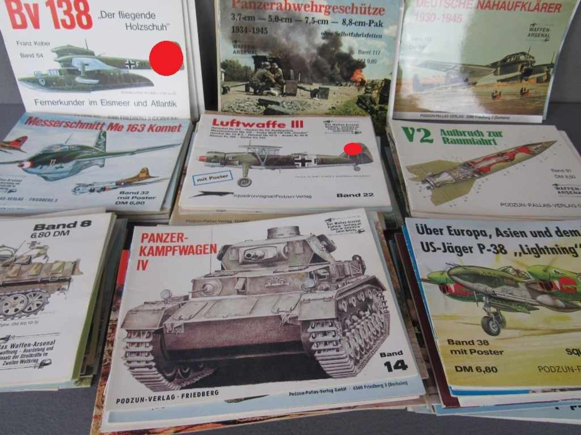 Großes Konvolut von 101 Heften über militärische Fahrzeuge Podzun-Pallas-Verlag sehr guter Zustand