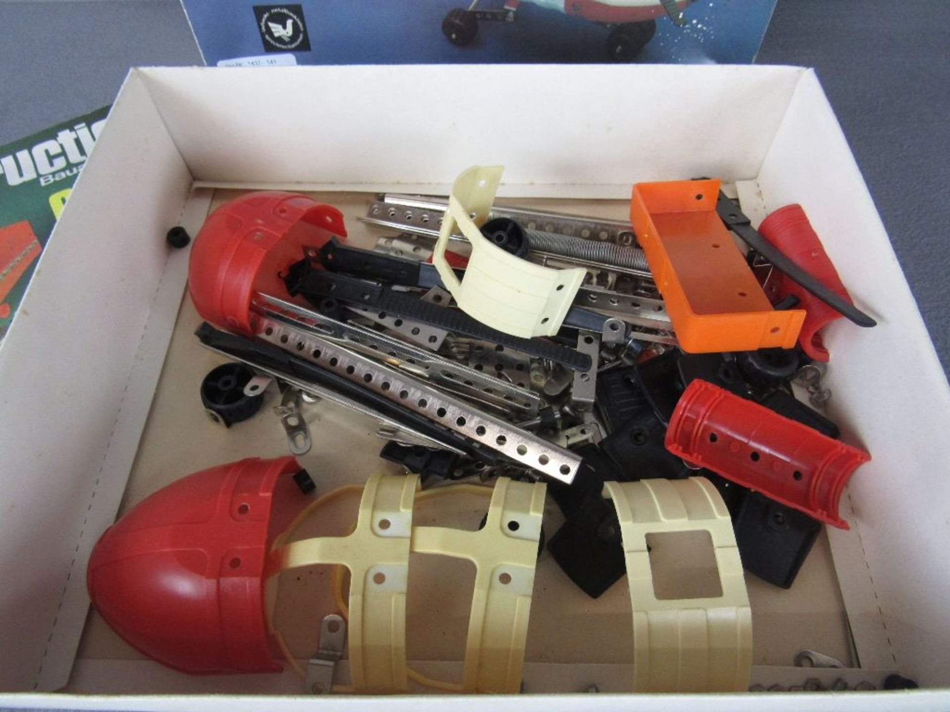 Spielzeugmodell Construktion im original Karton Modell C20 Hubschrauber - Bild 3 aus 4