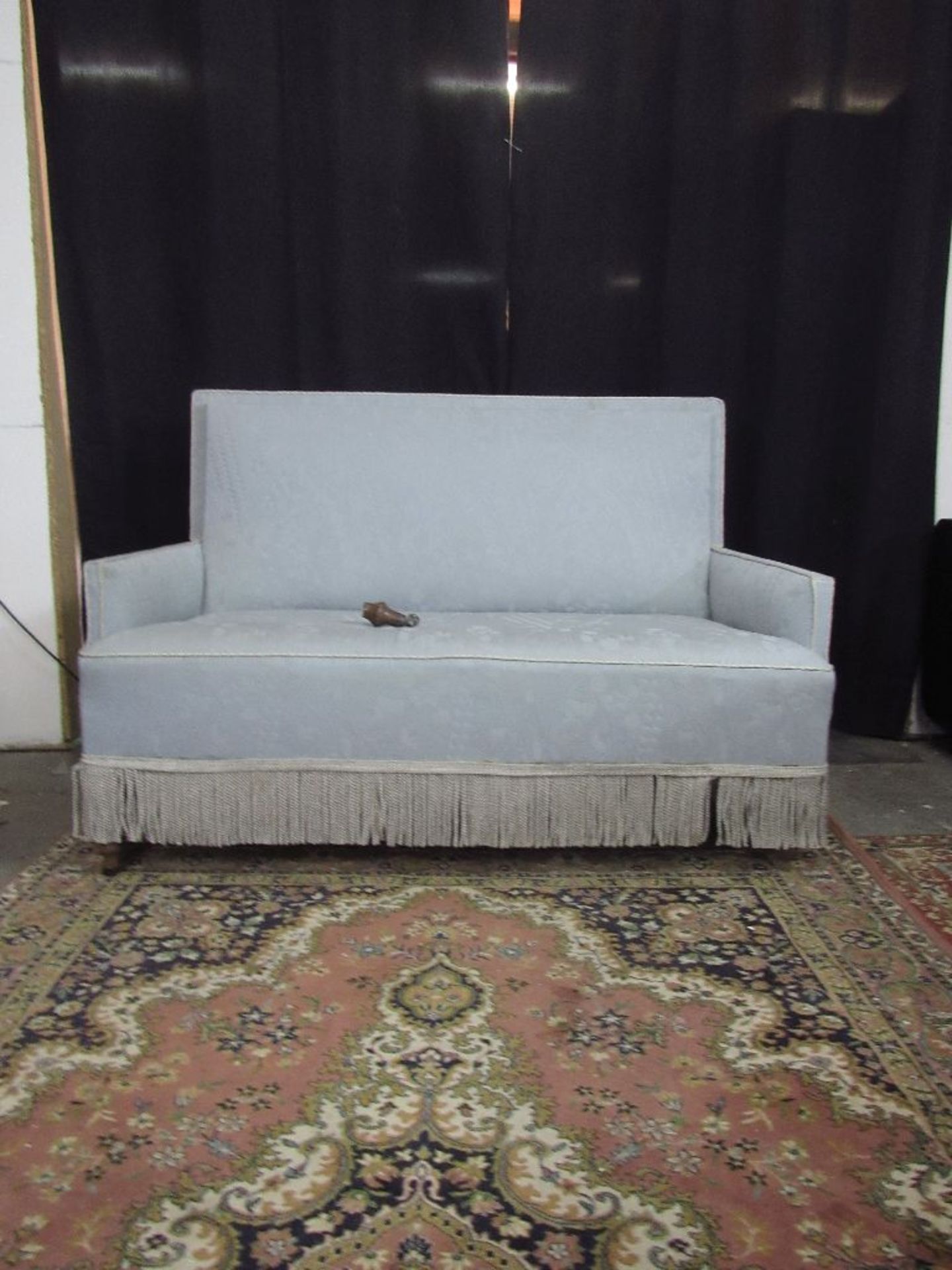 Zweisitziges Sofa um 1920 135cm breit