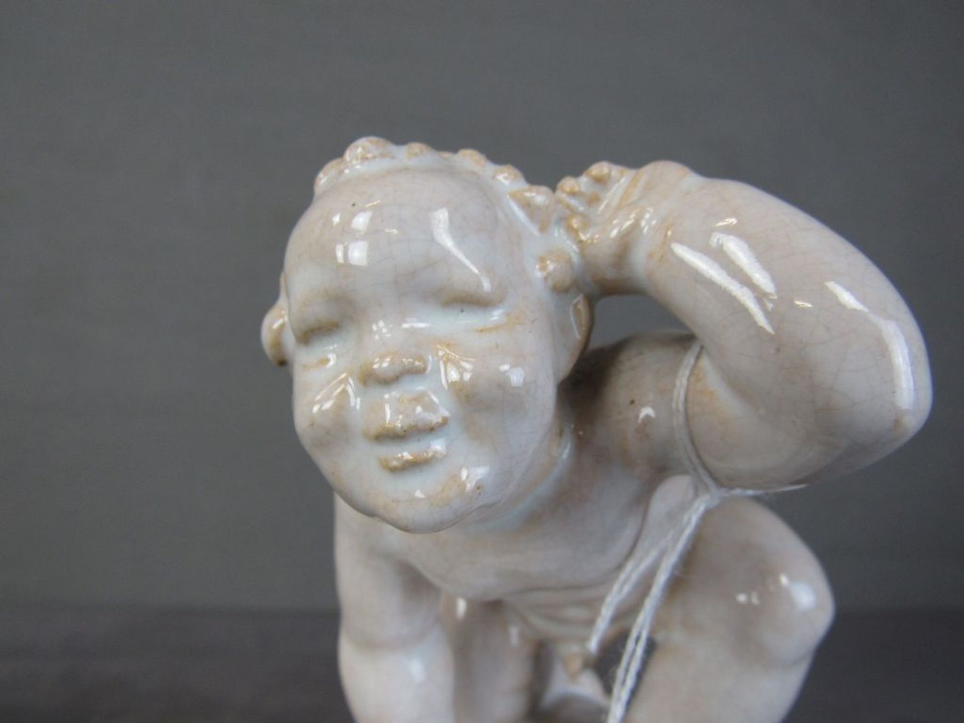 Deckeldose Putto auf Schildkröte glasiert Keramik 17x13x22cm - Bild 7 aus 7