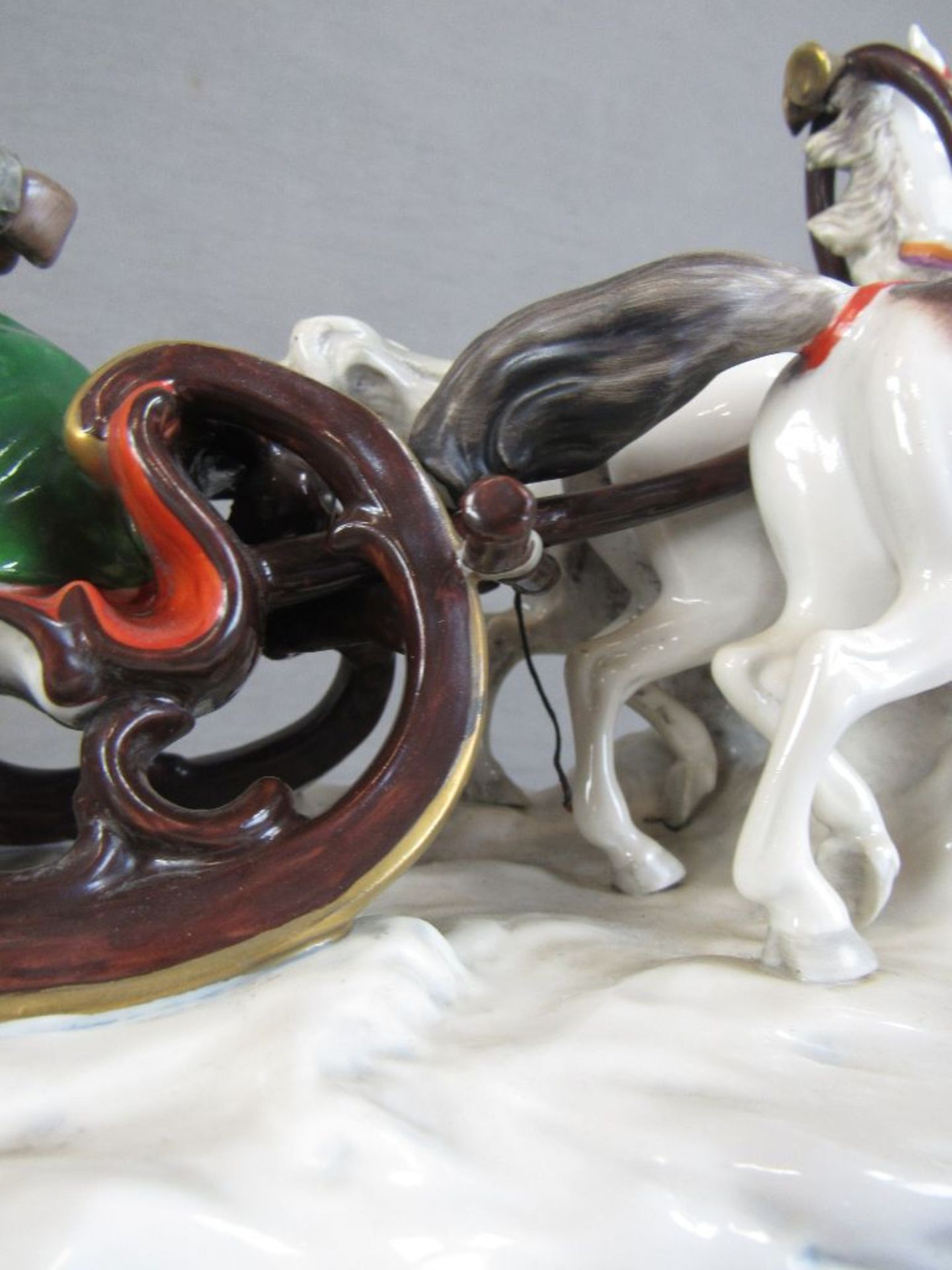 Porzellanskulptur Russische Schlittenfahrt farblich staffiert unterseits gemarkt Länge:40cm - Bild 10 aus 11