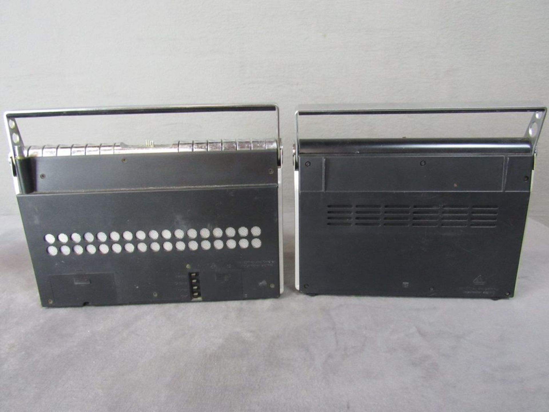 Zwei Vintage 70er Jahre Kofferradios Siemens Länge:30,5cm und 34cm - Bild 6 aus 9