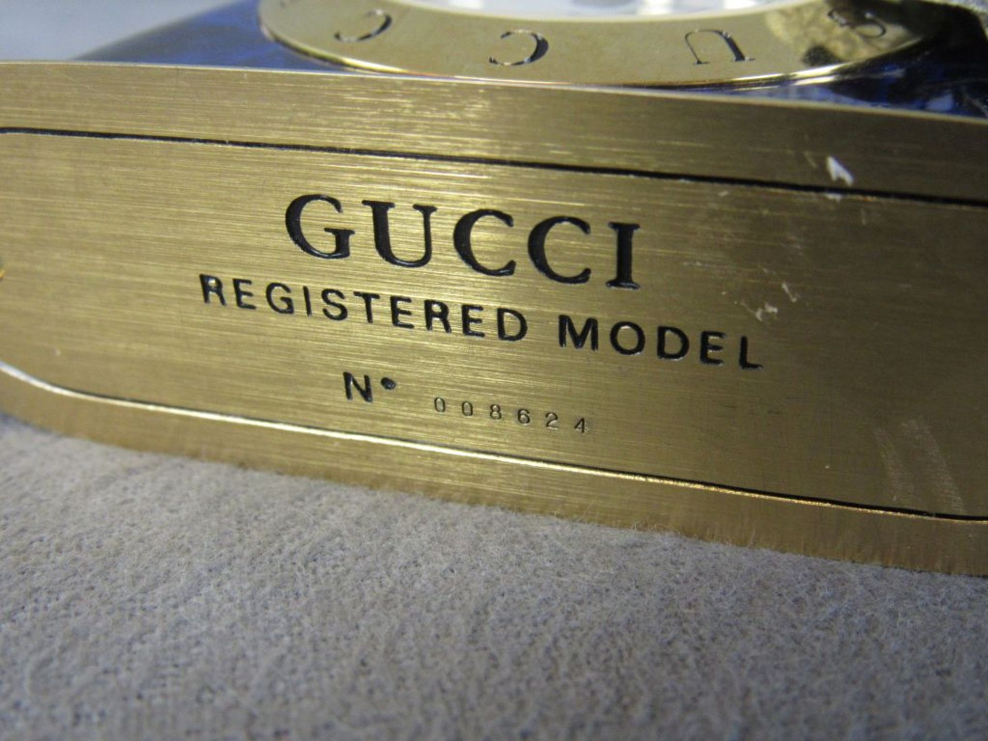 Kleine Reiseuhr Designeruhr Gucci original mit Modellnummer Höhe:8,5cm Breite:10cm - Image 5 of 6