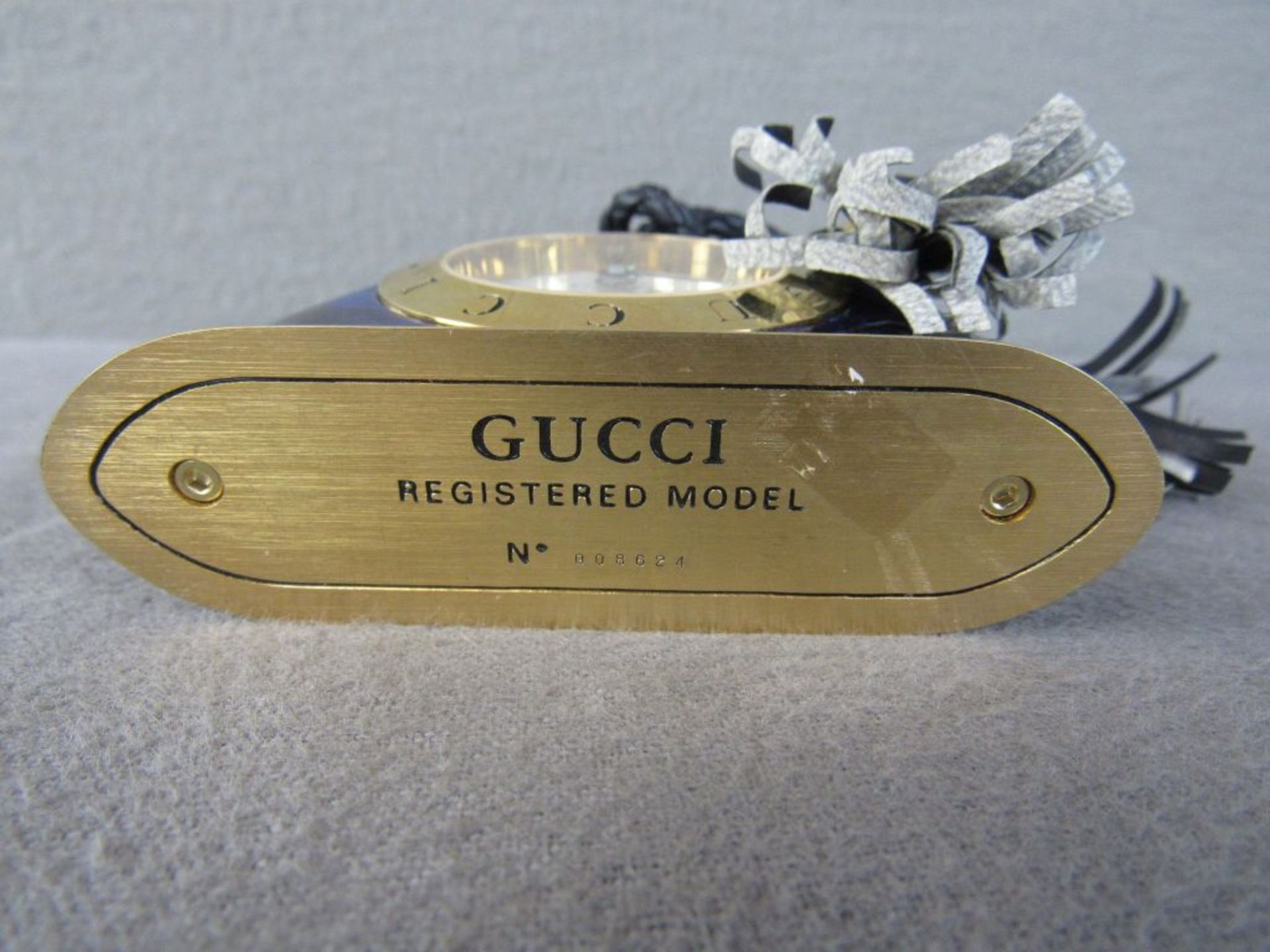 Kleine Reiseuhr Designeruhr Gucci original mit Modellnummer Höhe:8,5cm Breite:10cm - Image 4 of 6