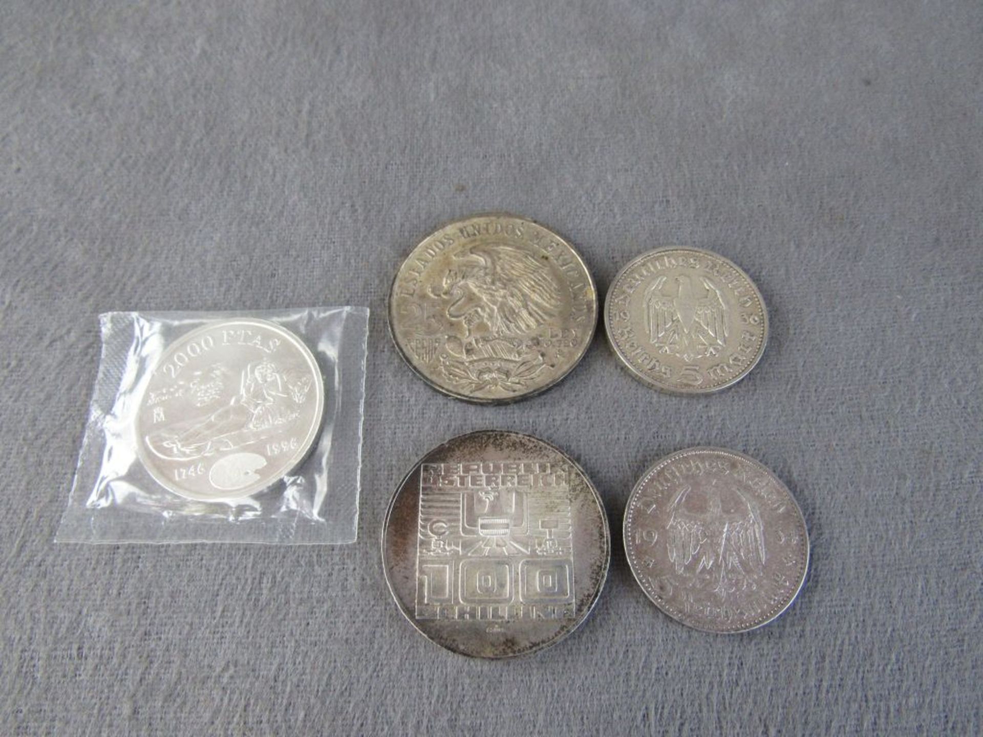Interessantes Konvolut von fünf Silbermünzen unter anderem deutsches Reich