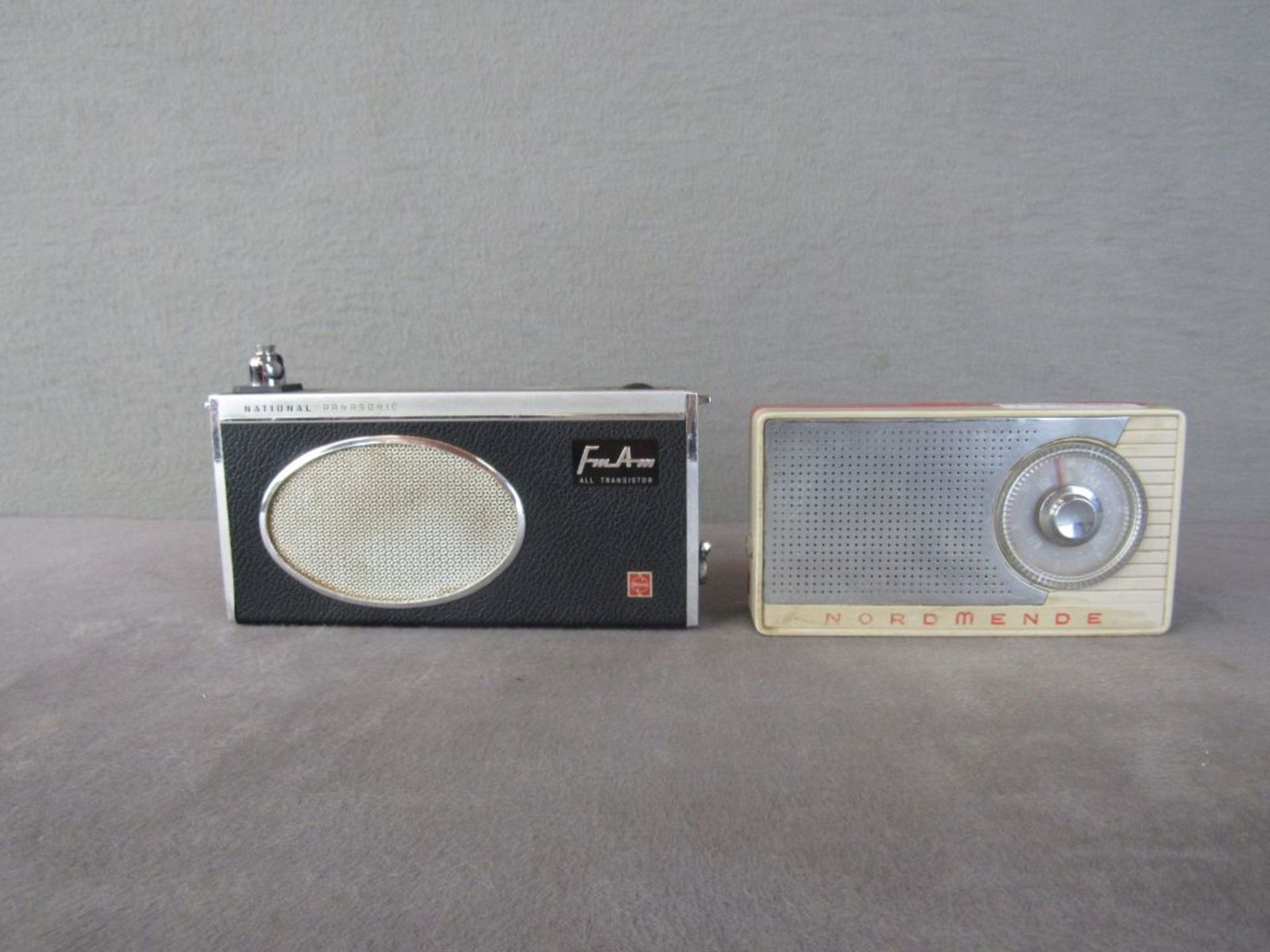 Zwei kleine Kofferradios 60er Jahre Länge: 1x 19,5cm 1x 15,5cm