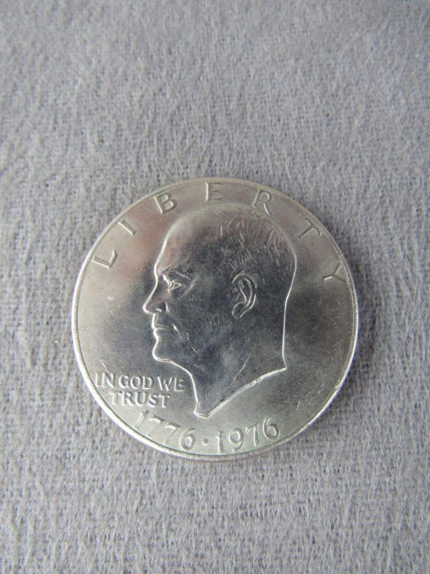 Konvolut von drei Silbermünzen Silberdollar und Halbdollar - Bild 4 aus 7