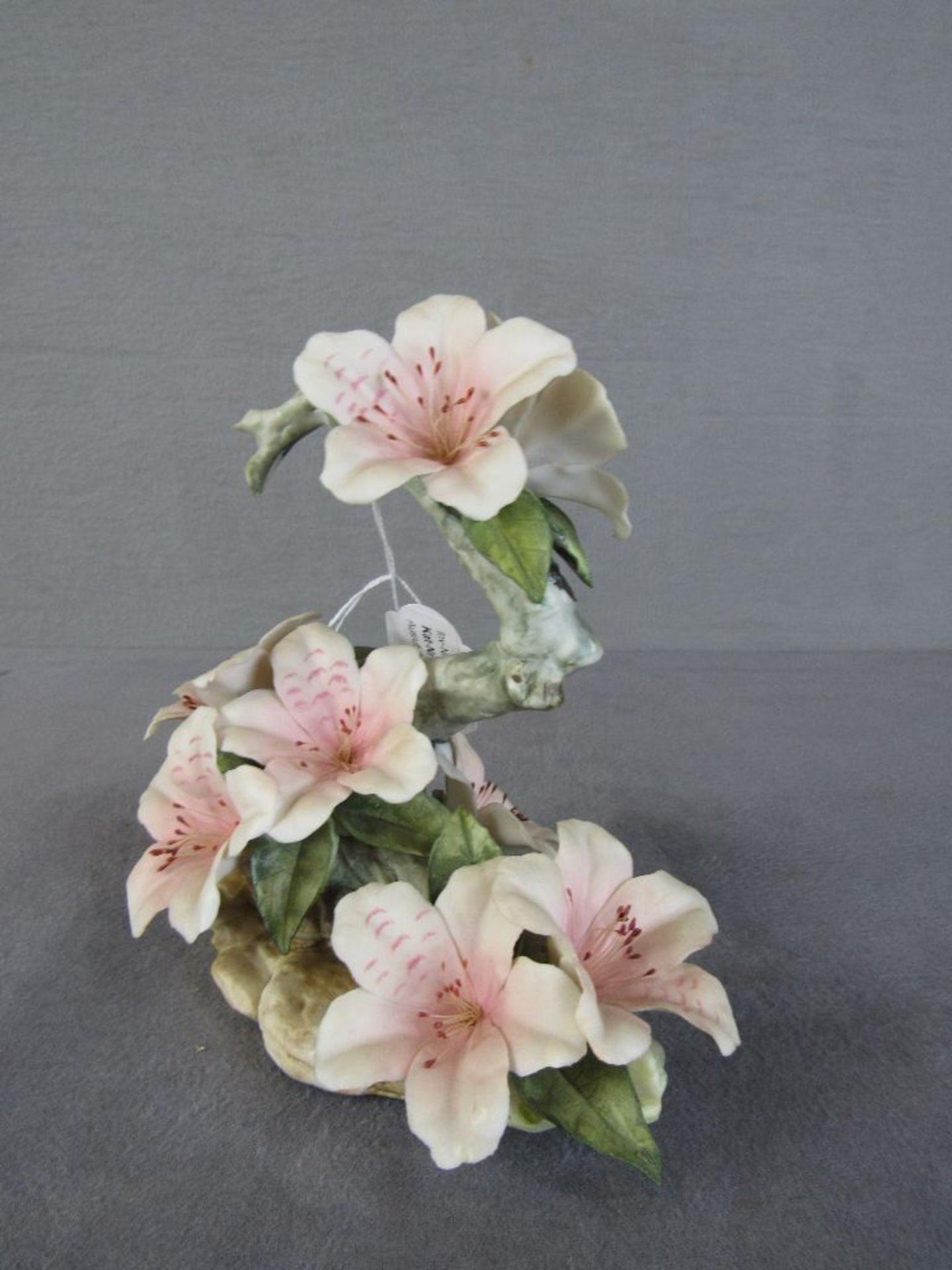 Skulptur Blume sehr deteil getreu gearbeitet Bisquitporzellan minimale Beschädigungen können - Bild 2 aus 4