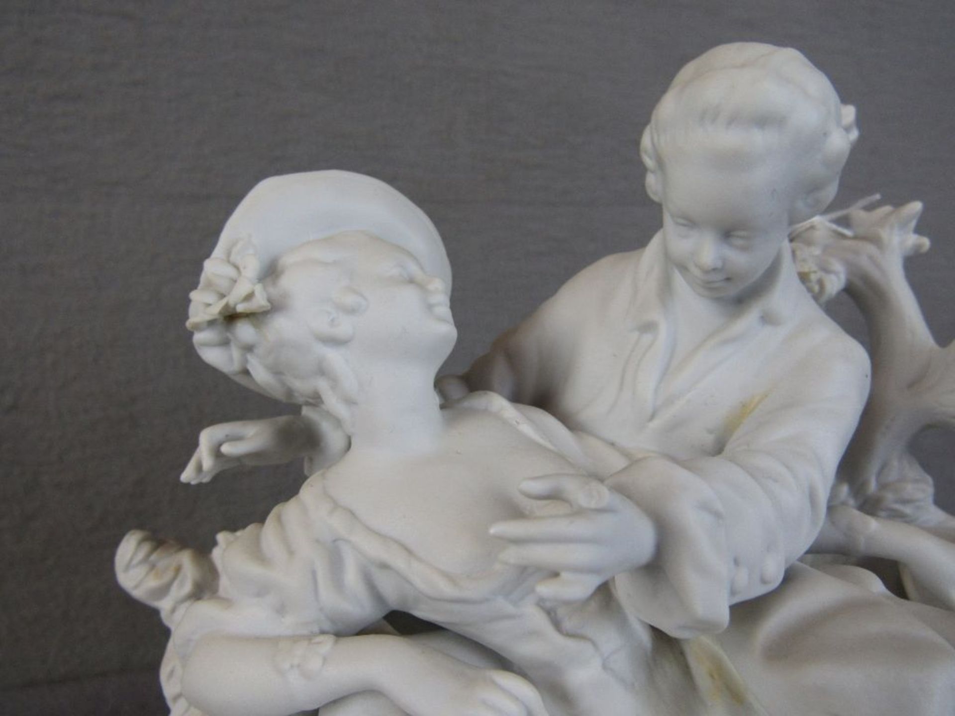 Porzellanfigur zwei Liebende leicht bestoßen Bisquitporzellan 20cm hoch - Bild 2 aus 6