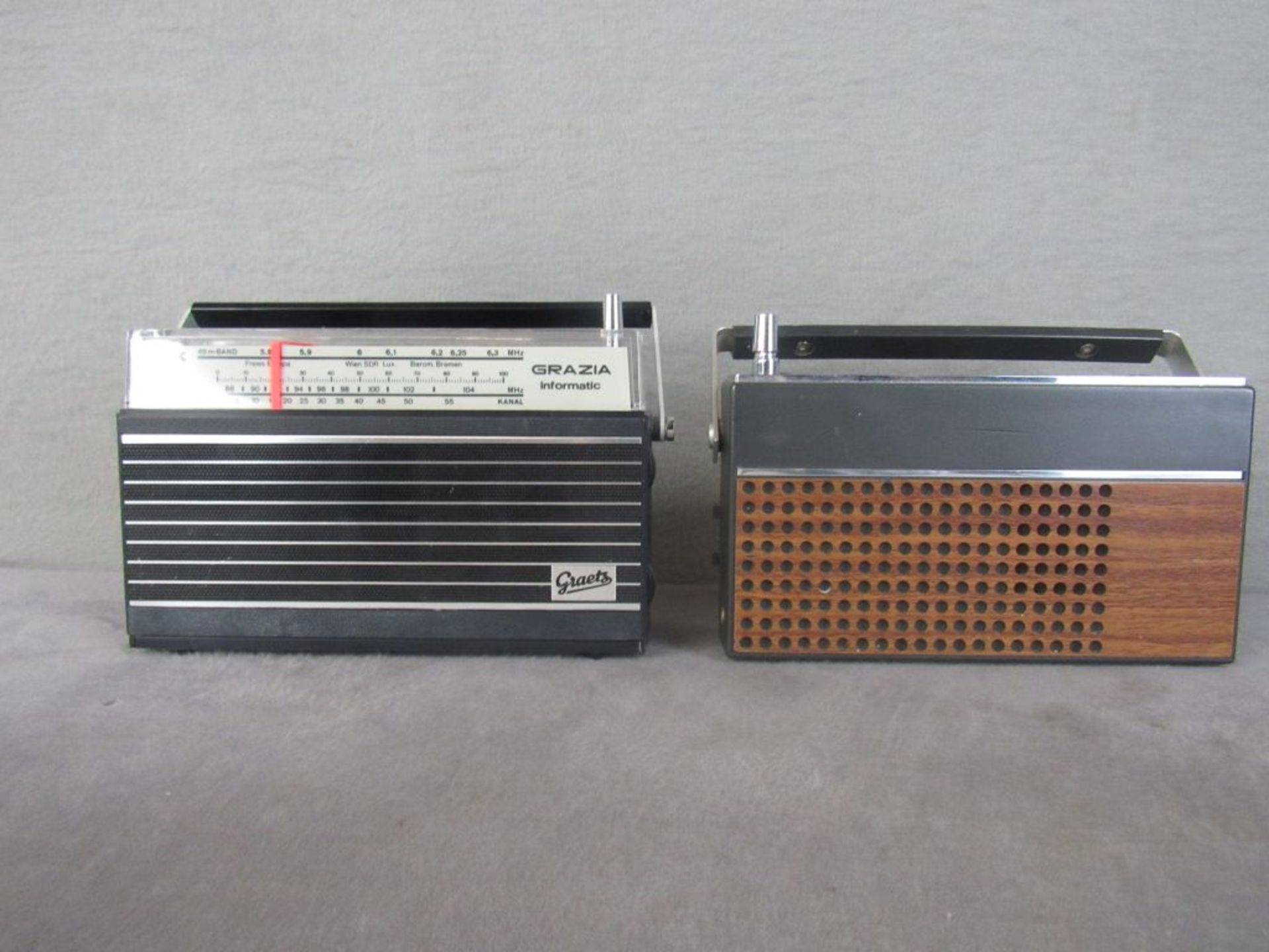 Zwei Kofferradios 60er Jahre Länge:20cm und 21cm