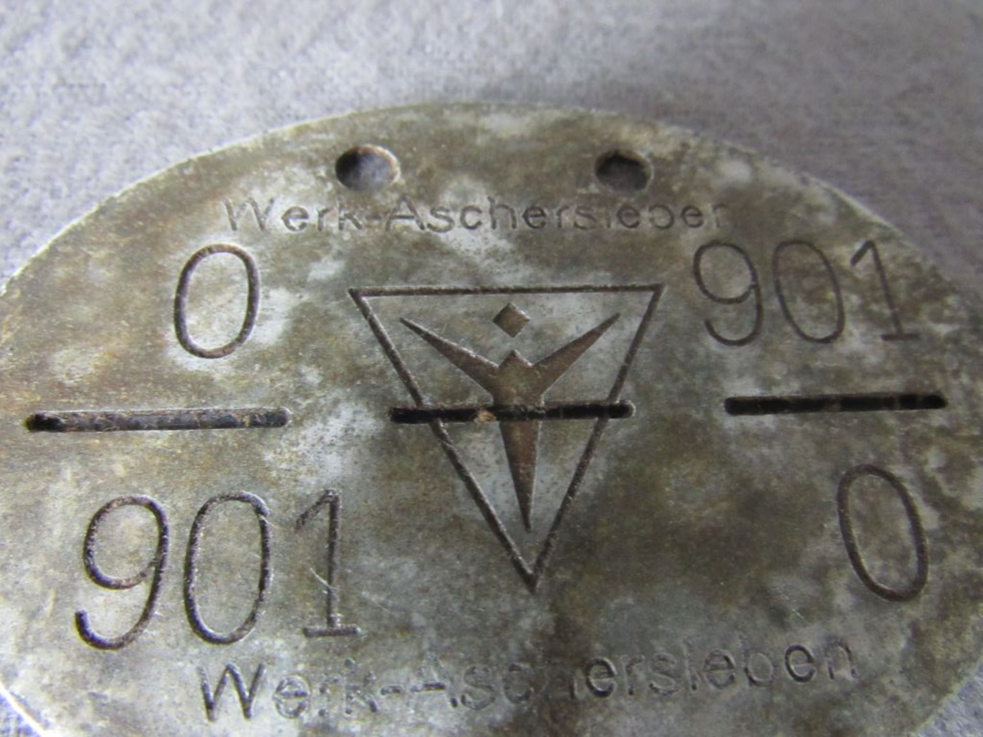 Erkennungsmarke der Junkerswerke Aschersleben aus Aluminium, 2. WK - Bild 2 aus 4