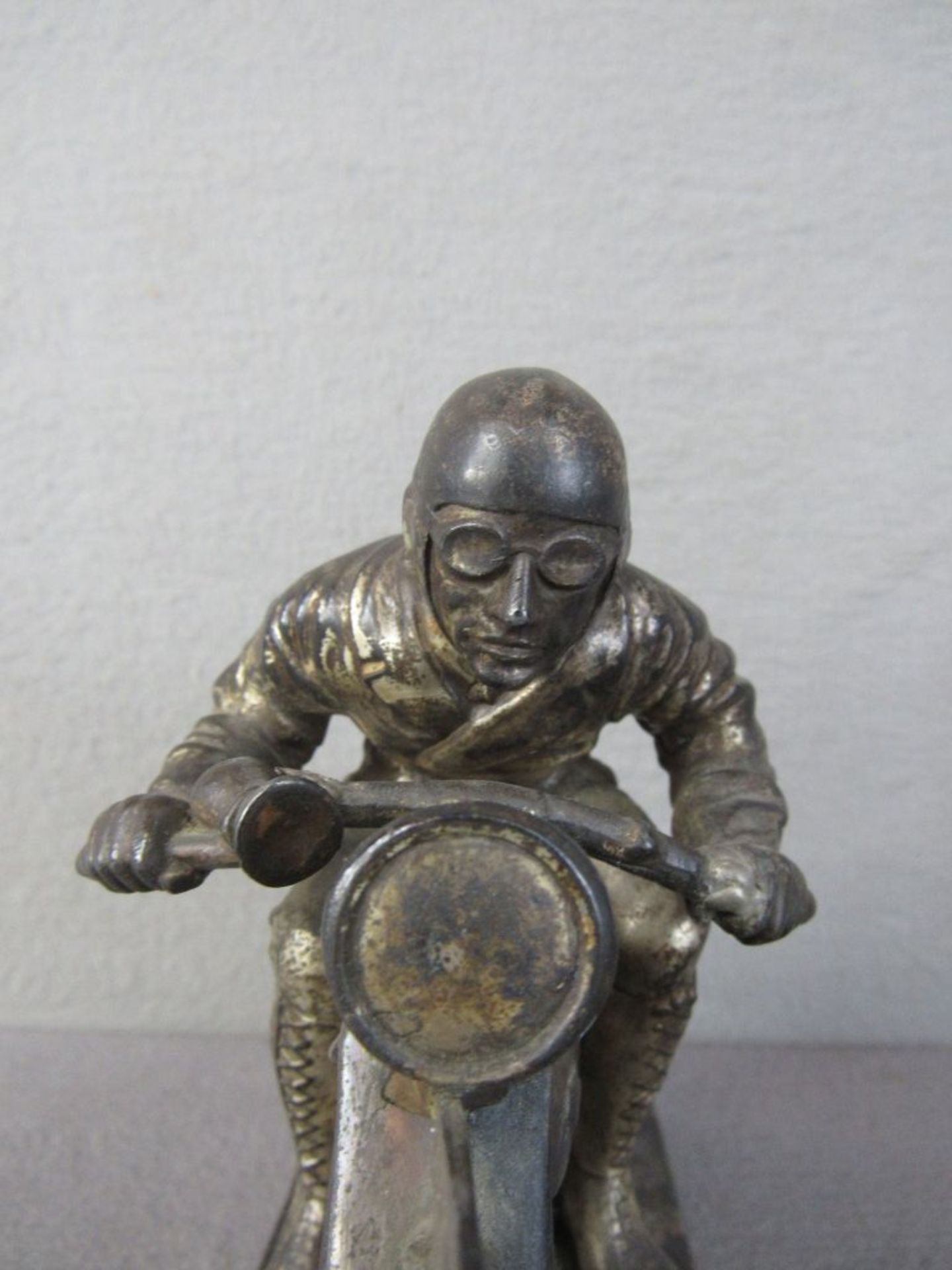 Skulptur Metall auf Marmorplinte Motorradfahrer 30er Jahre Länge:26cm - Image 3 of 7