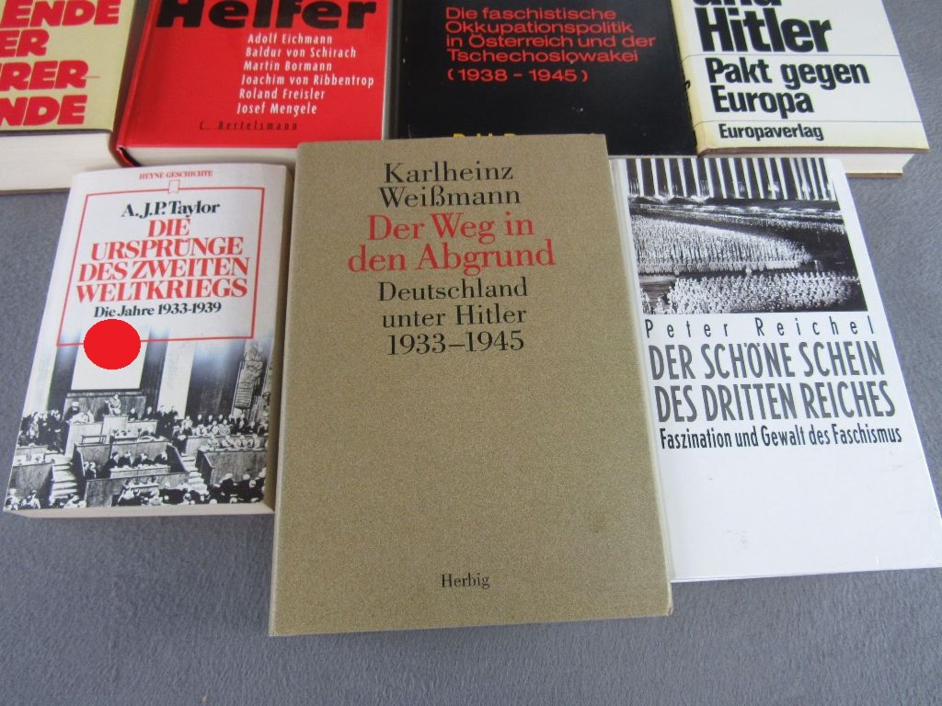 Sachbücher über den 2. Weltkrieg unter anderem Adolf Hitler - Bild 2 aus 5