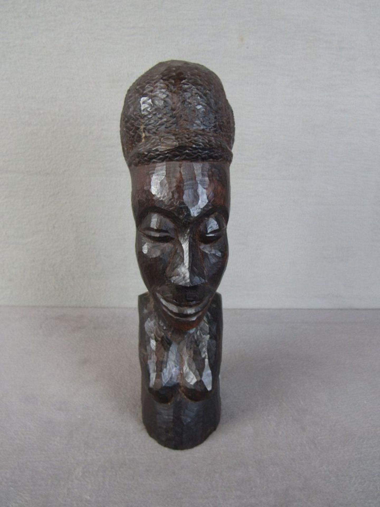 Schöne afrikanische Holzfigur Hartholz 31,5cm hoch