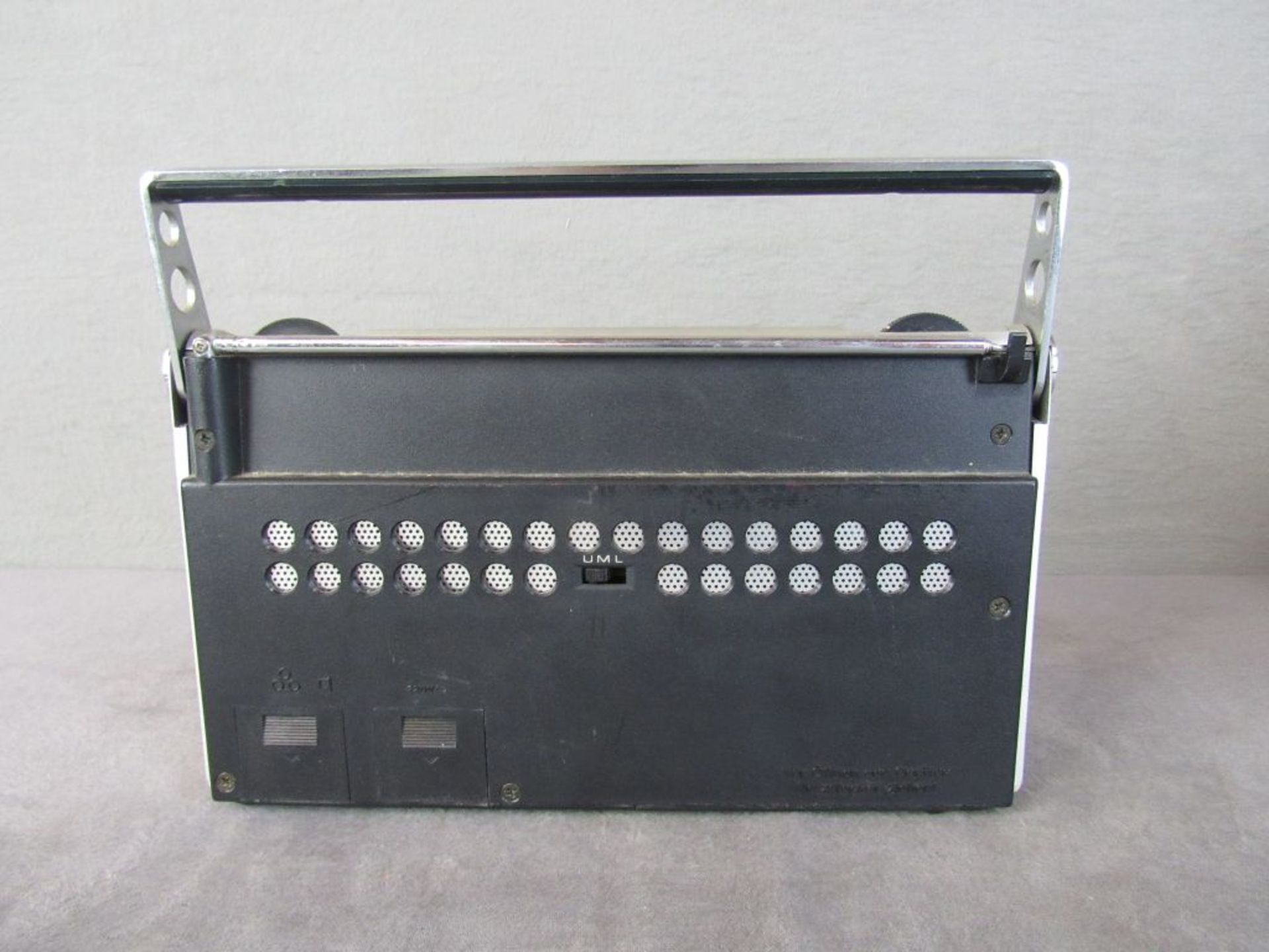 Zwei Kofferradios 1x Siemens 1x Poppi in OK - Bild 3 aus 8