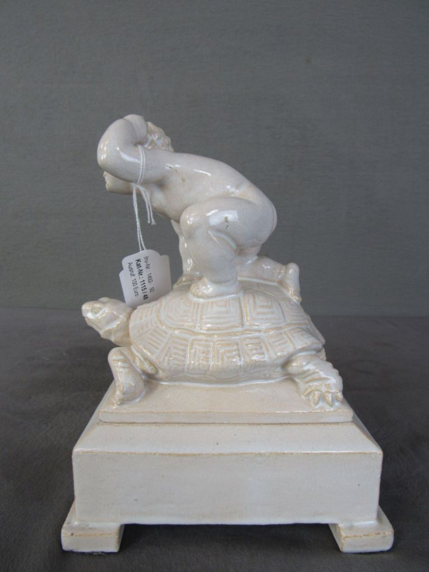 Deckeldose Putto auf Schildkröte glasiert Keramik 17x13x22cm - Bild 5 aus 7