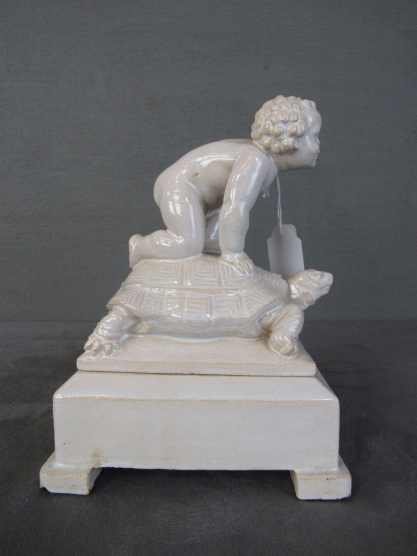 Deckeldose Putto auf Schildkröte glasiert Keramik 17x13x22cm - Bild 2 aus 7