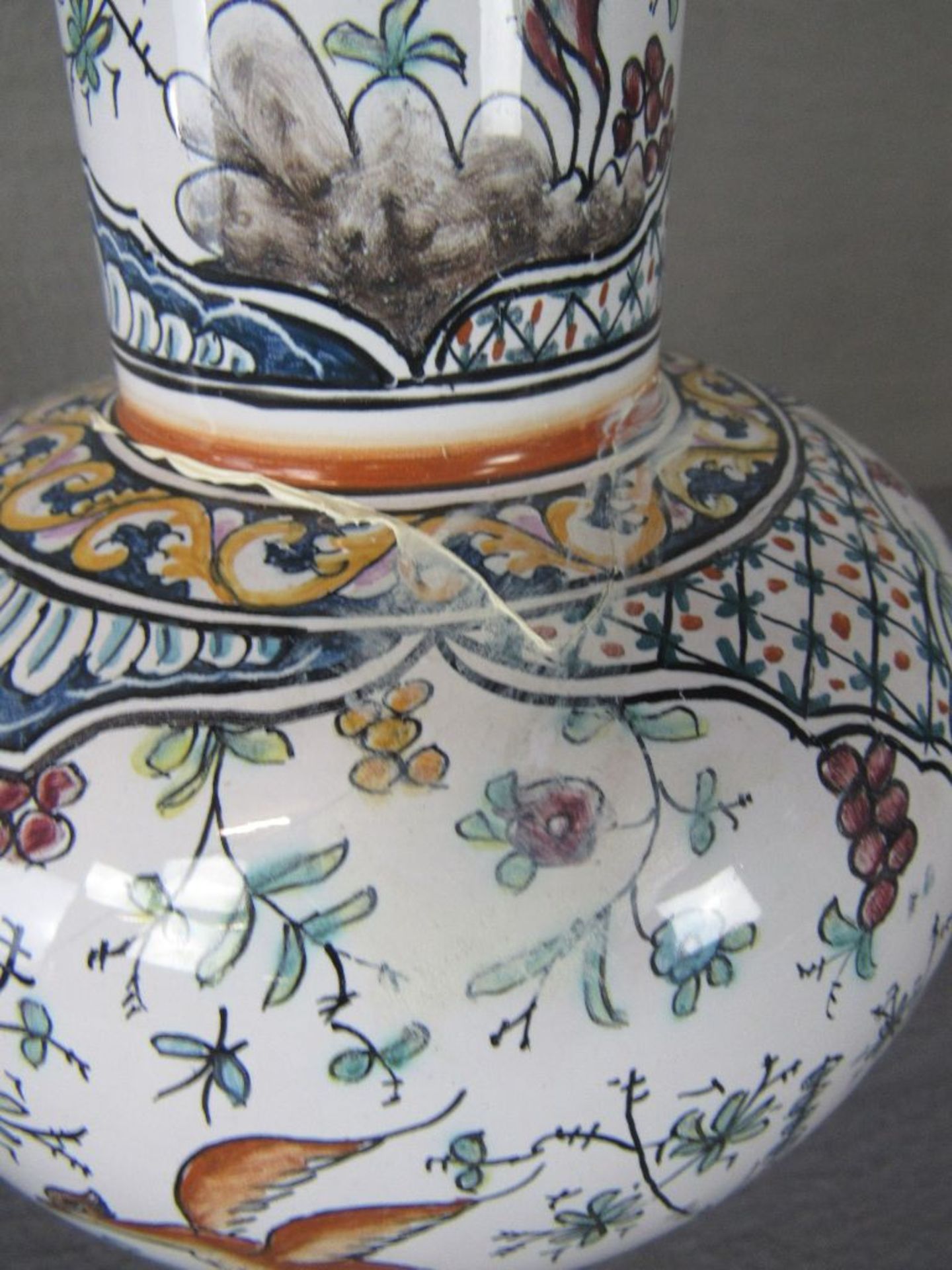 Drei Teile Keramik Portugal unterseits signiert jagdliche Motive von 26-31cm teilweise defekt/ - Bild 6 aus 8