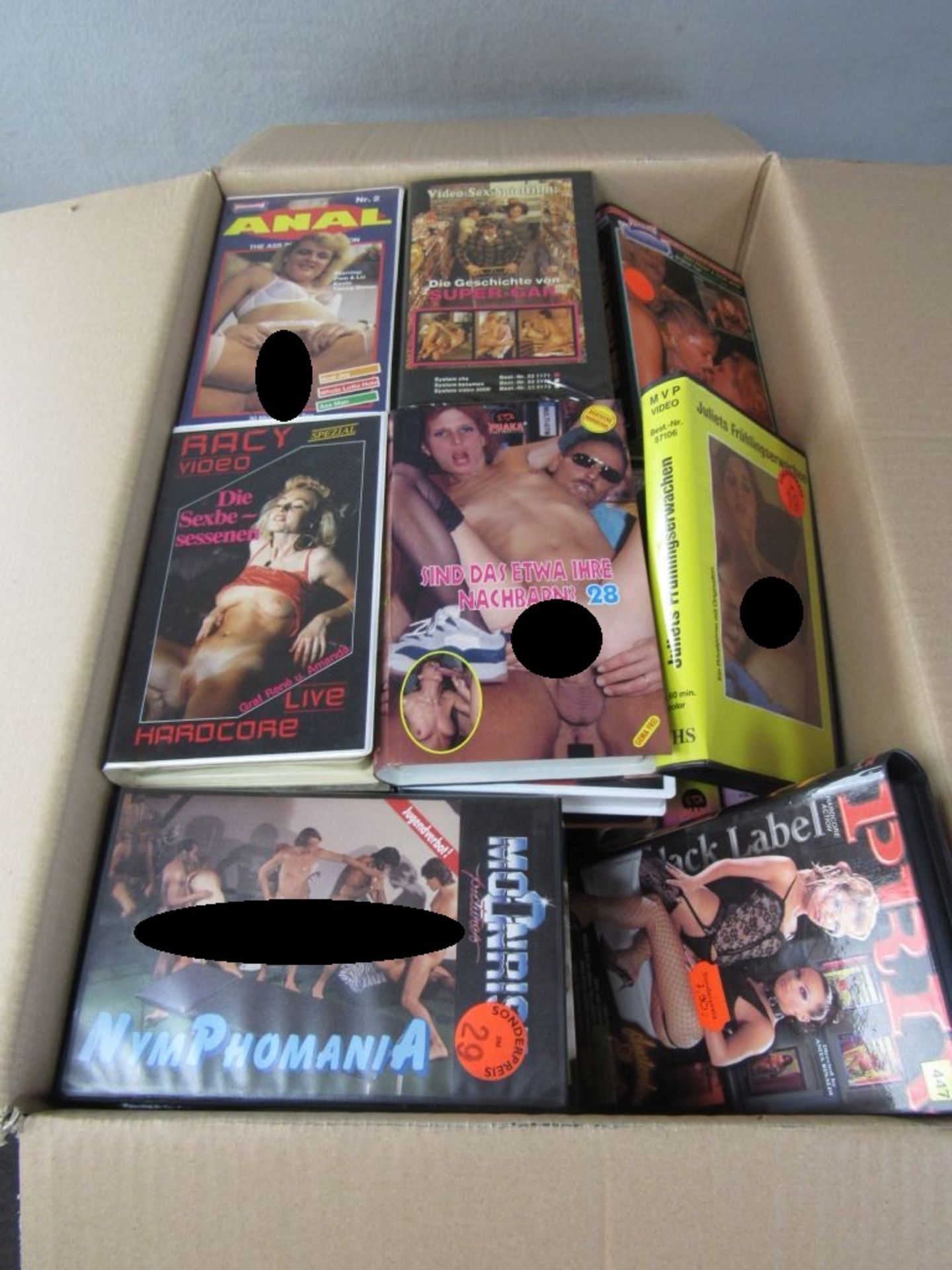 84 pornografische VHS Filme