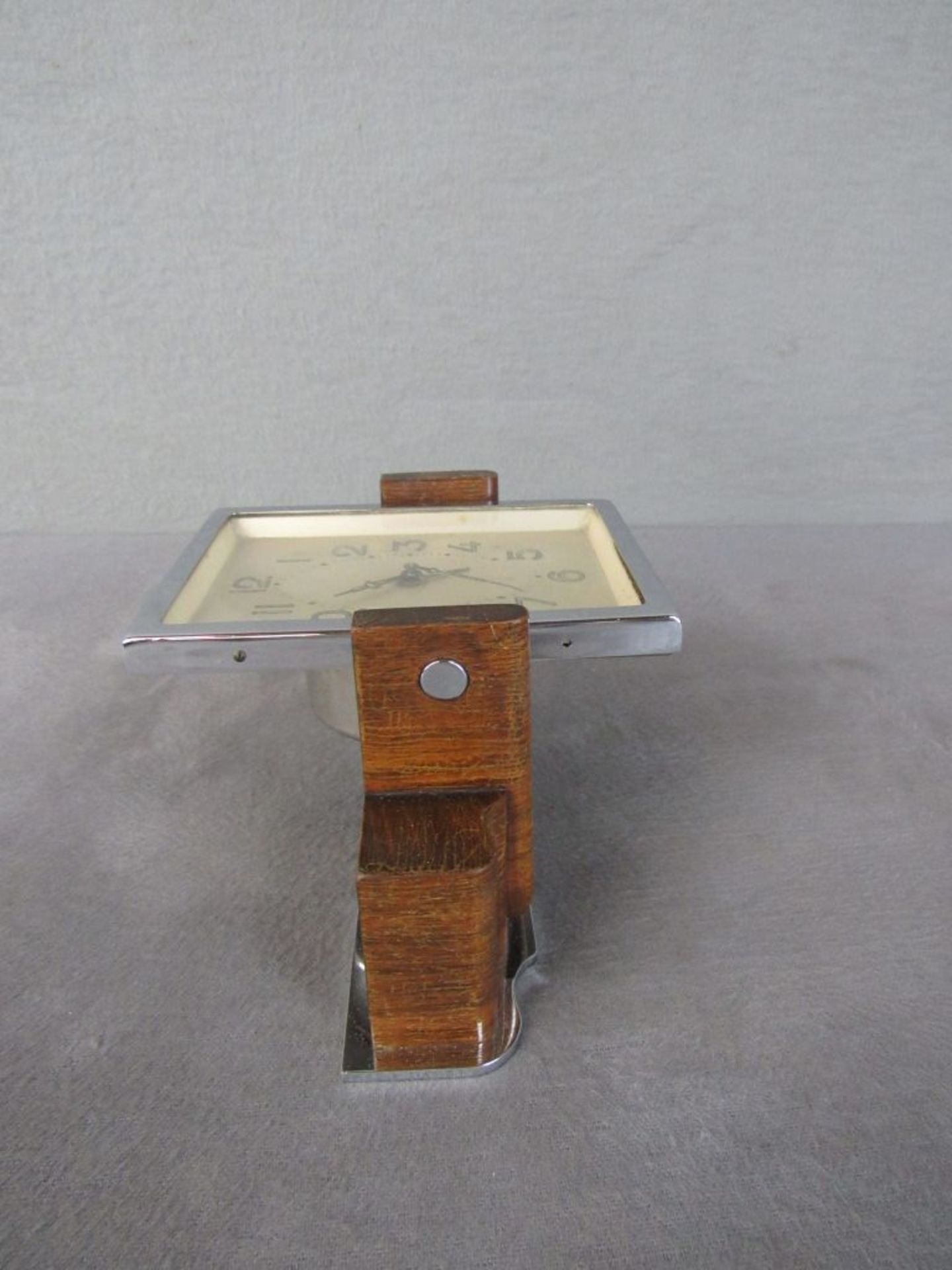 Tischuhr Art Deco verchromtes Metall und Holz 15cm hoch läuft an - Bild 3 aus 4