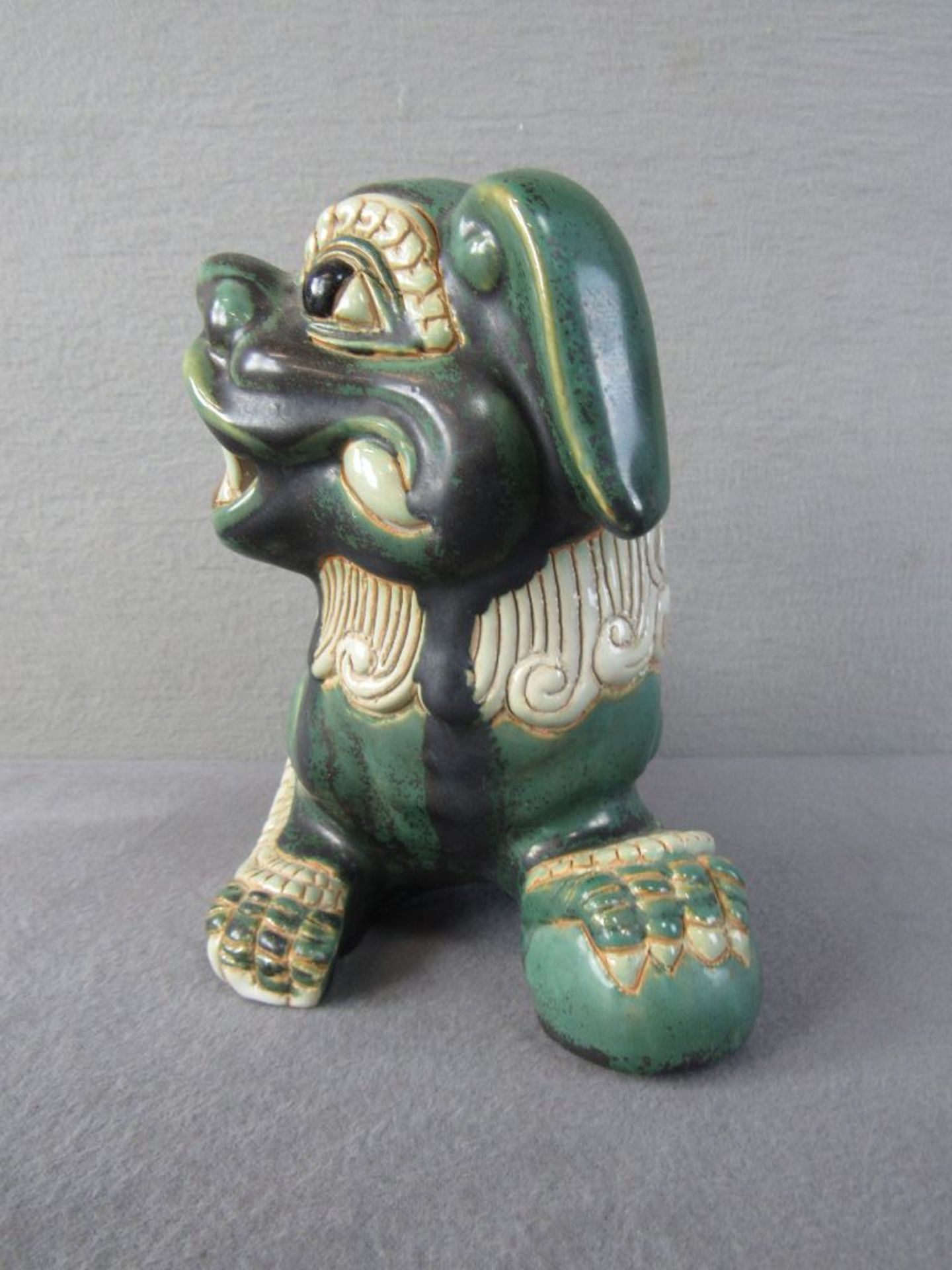 Chinesischer Fu Hund signiert Thary oder ähnlich lasierte Keramik 25cm lang - Bild 3 aus 6