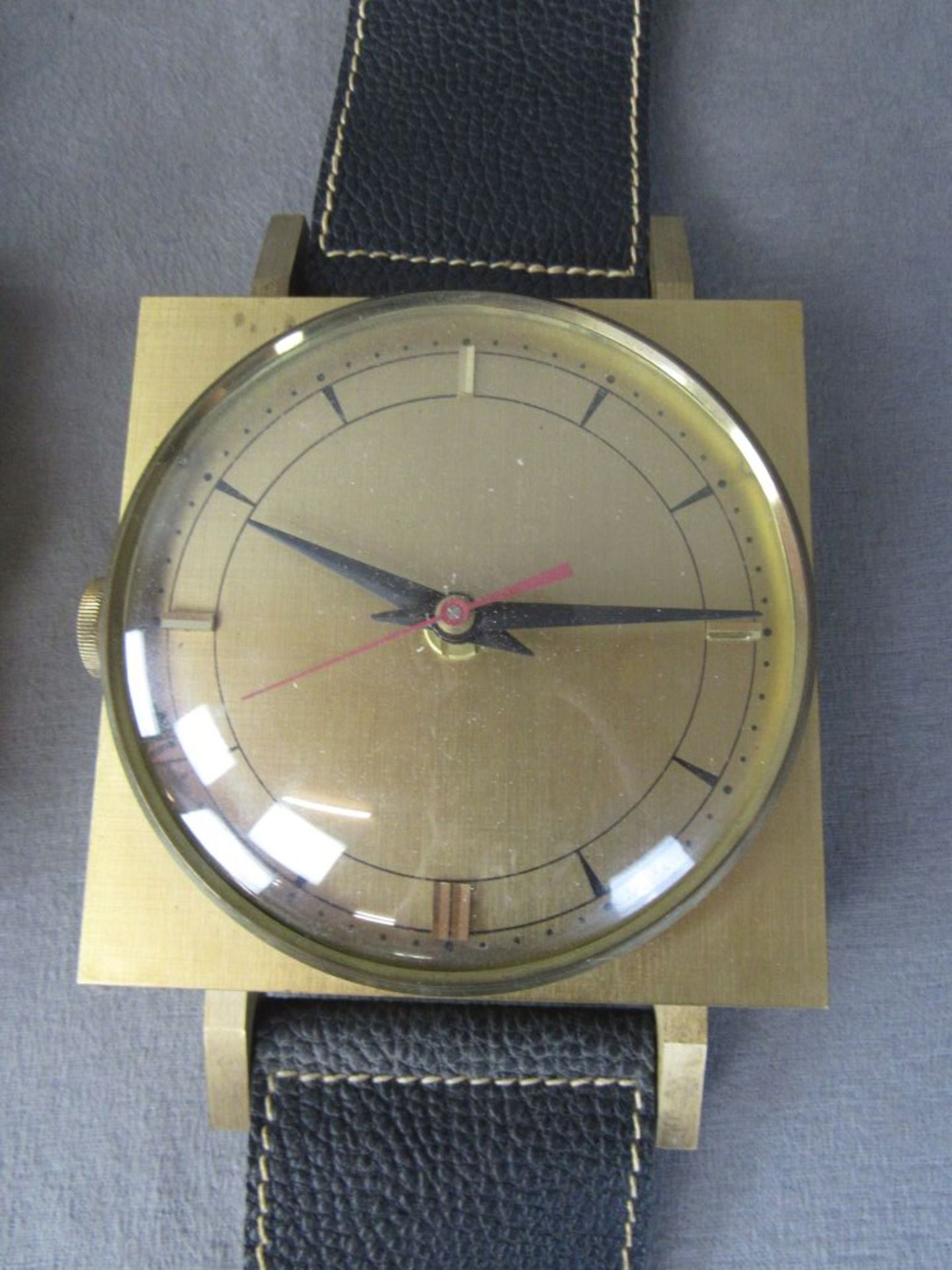 Zwei Wanduhren Vintage Designobjekte Armbanduhren in Großformat Gesamtlänge 75cm - Image 2 of 4