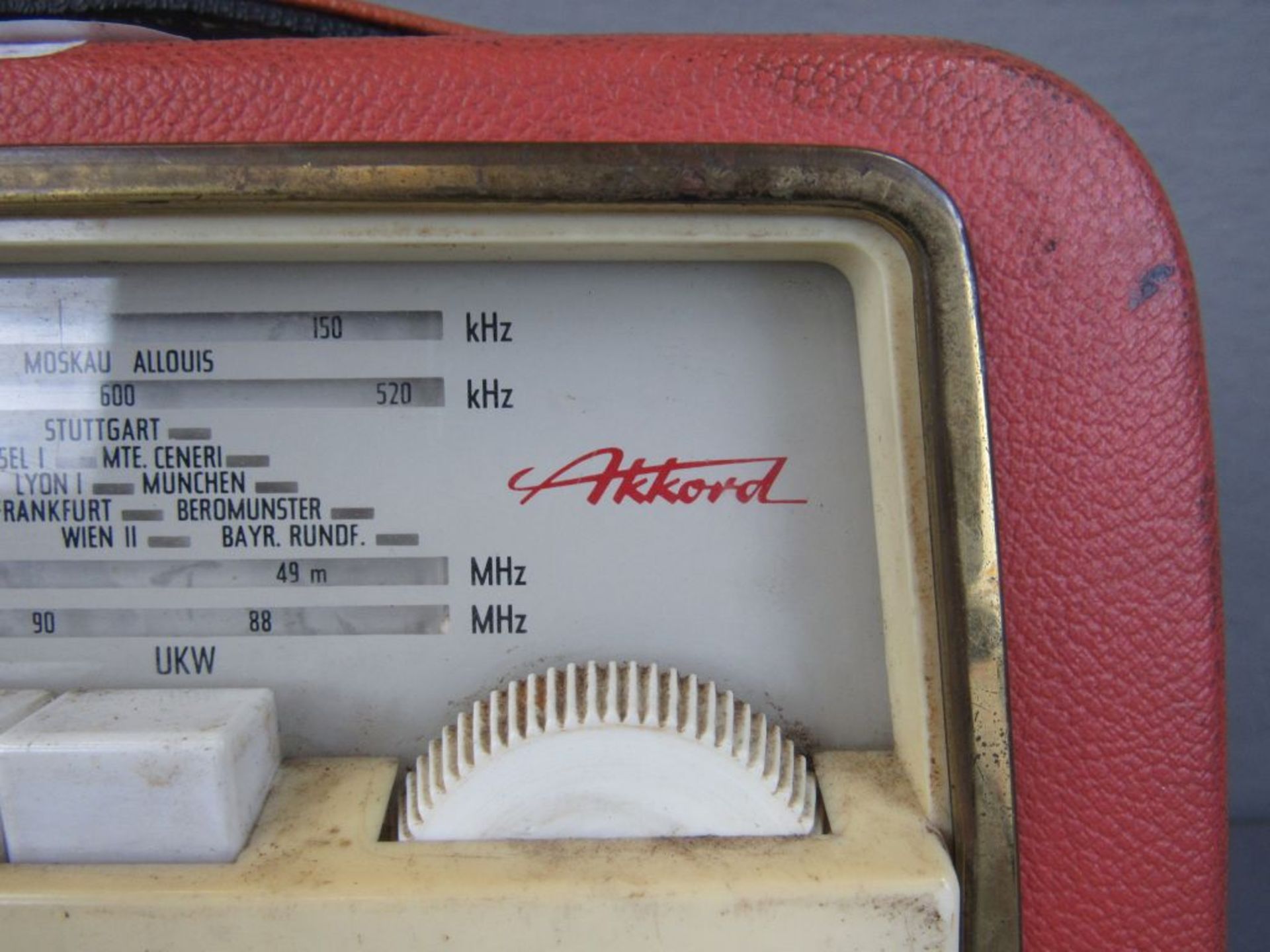 Seltenes Kofferradio Akkord Pinguin 50er Jahre ca.32x22x11cm - Bild 2 aus 3
