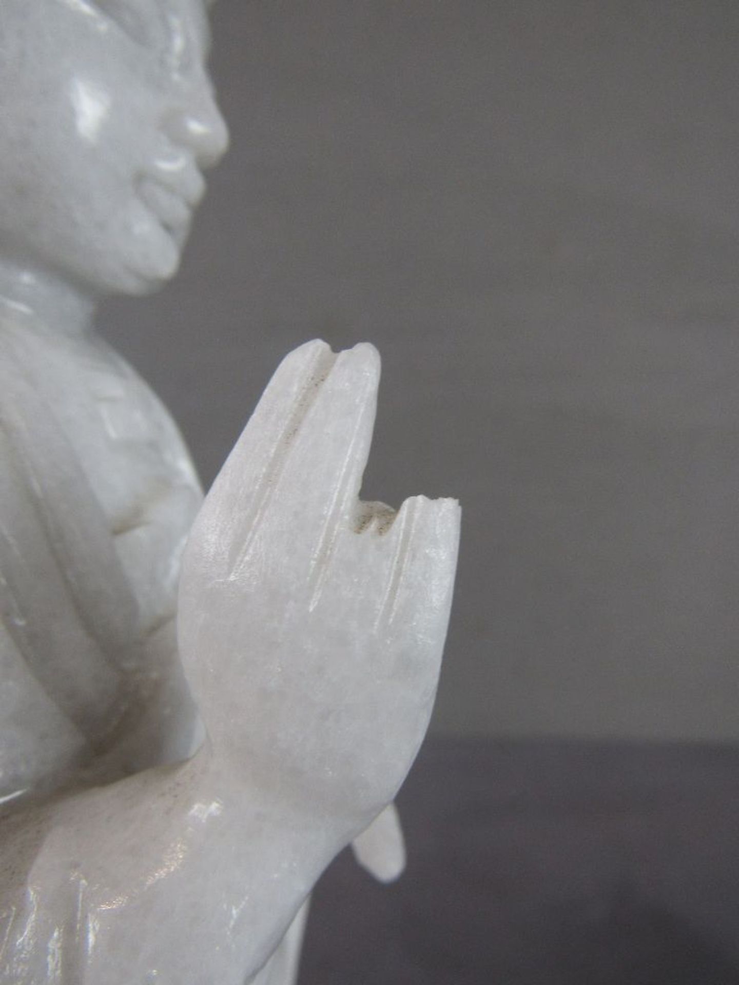 Buddhaskulptur handgearbeitet Vietnam Marmor kein Guß auf der Brust mit HK Höhe:32cm - Image 9 of 9