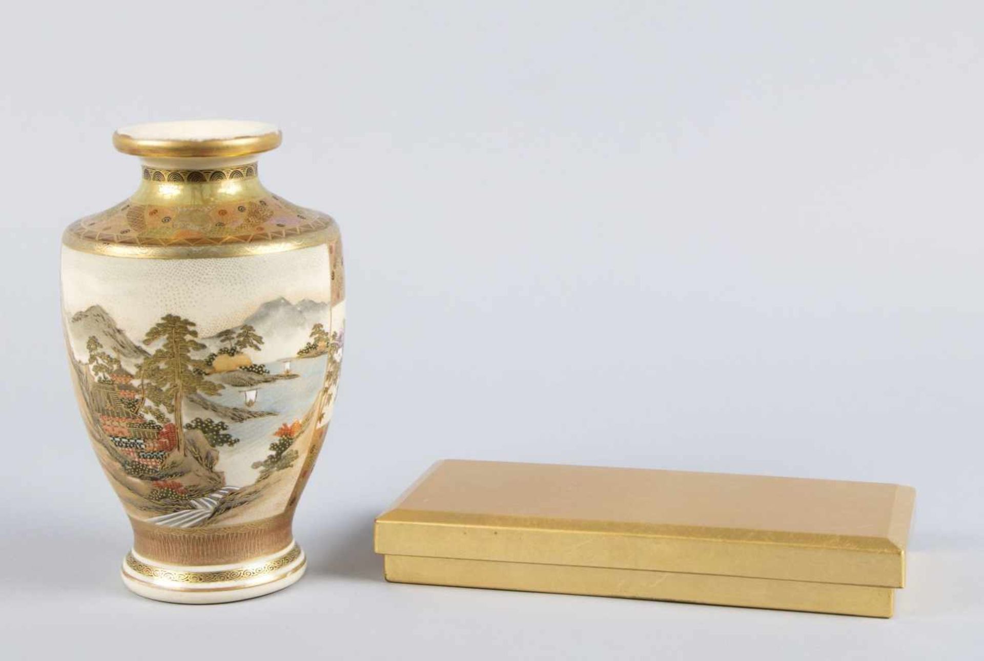 Satsuma-Vase und Lackschatulle