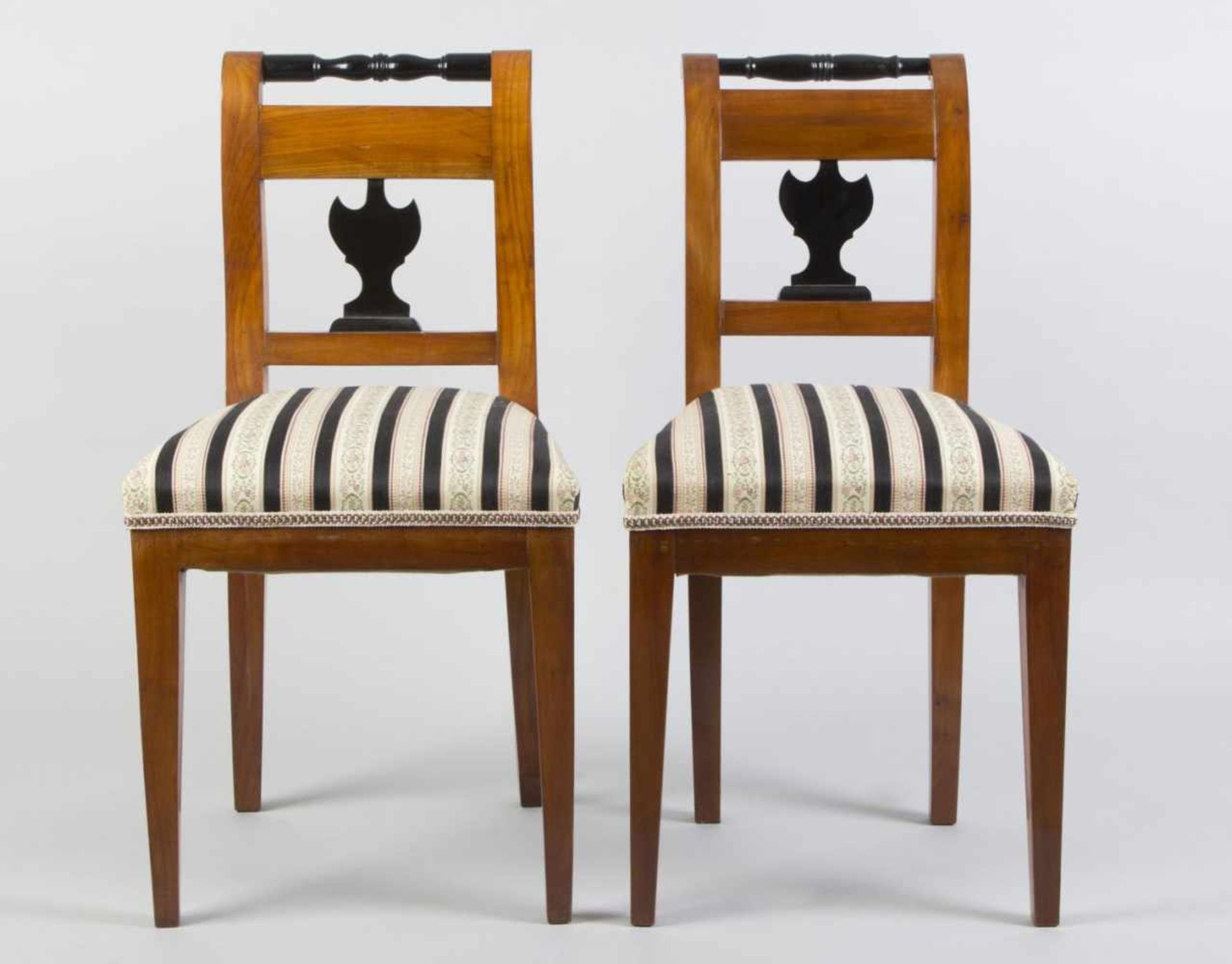 Zwei Biedermeier-Stühle<
