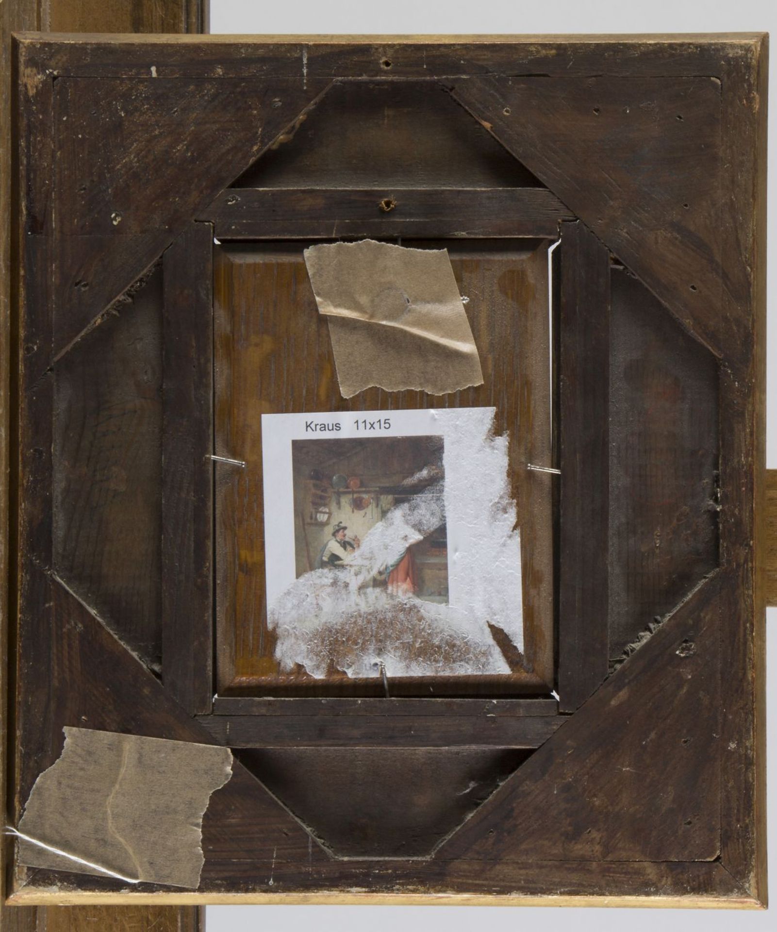 Kraus, August. 1852 - 1917Junges Paar in einer Stube. Öl/Holz. Sign. 16 x 12 cm. Gerahmt. - Bild 3 aus 3
