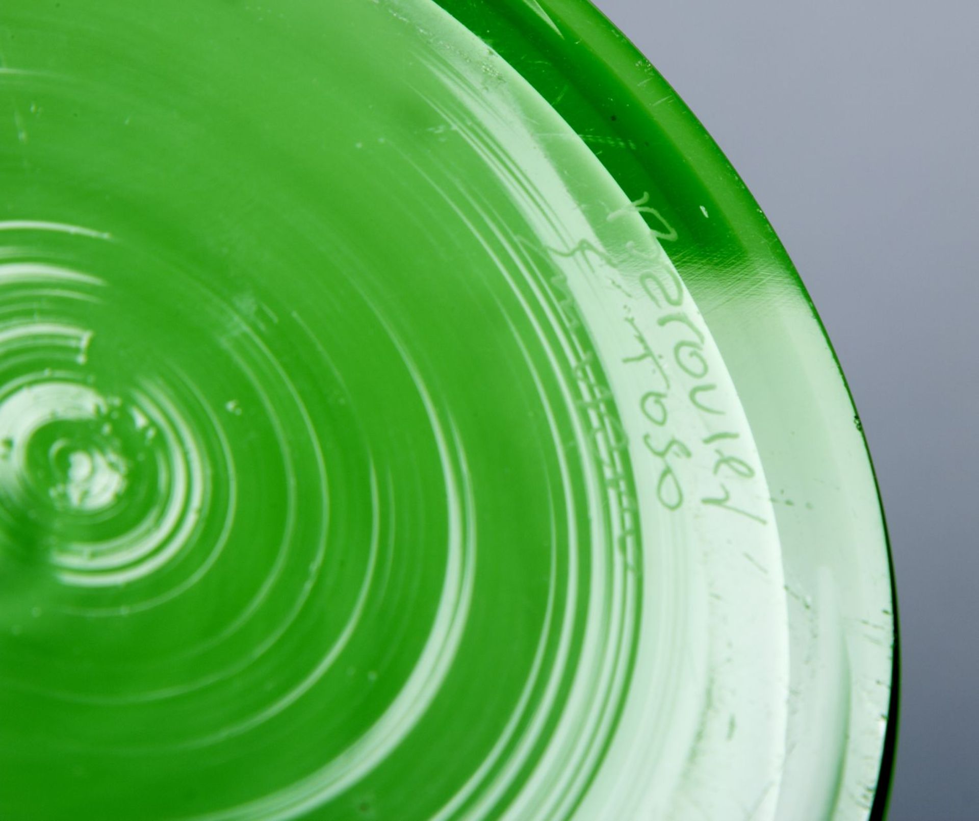Murano-VaseFarbloses Glas, hellgrün und weiß opak unterfangen. Im Boden bez. Barovier e Toso - Bild 3 aus 3
