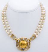 Perlencollier mit feinem Brillant-Diamant-VerschlussAkoya-Zuchtperlen, 2-reihig, D. ca. 7,6-7,8