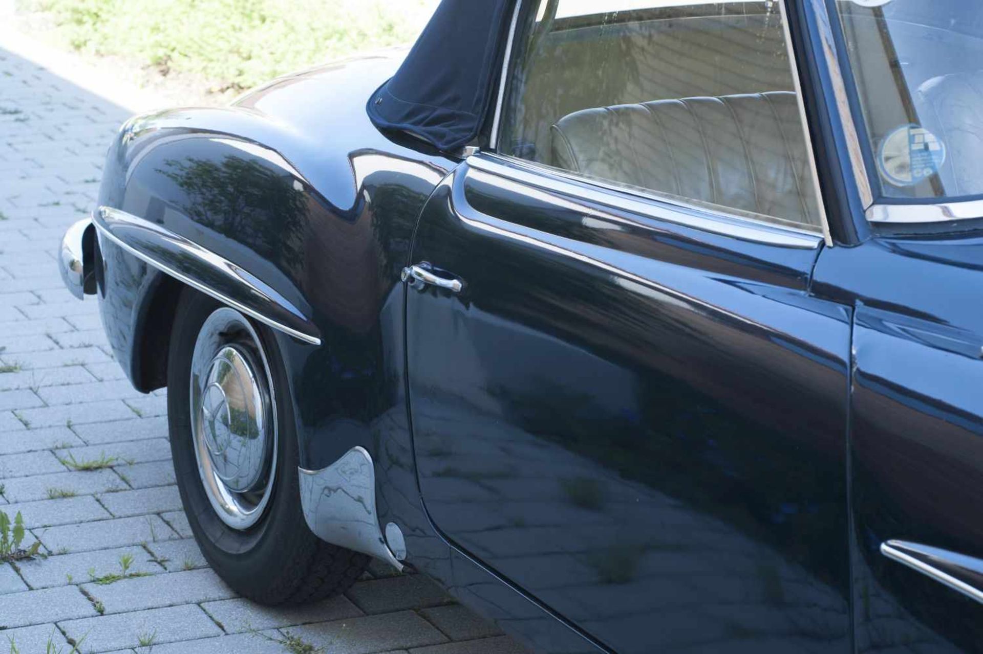 Mercedes-Benz 190 SLCabrio Roadster, Oldtimer. Baujahr 1962. Dunkelblau lackiert mit dunkelblauem - Image 11 of 25