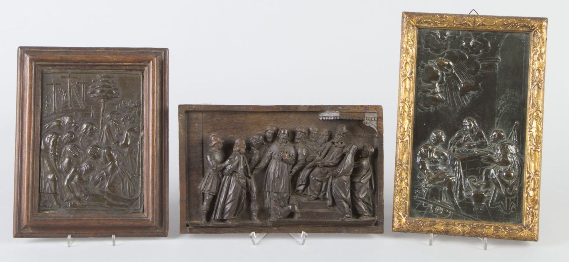 Fünf Reliefs mit biblischen SzenenVerschiedene Materialien u.a. Holz und Metallblech. U.a. "Anbetung - Bild 3 aus 3