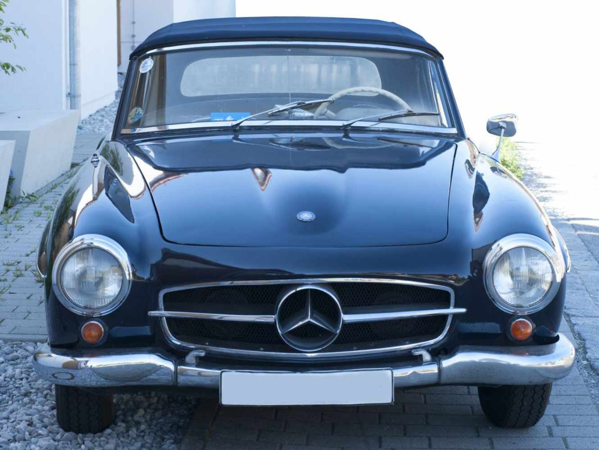 Mercedes-Benz 190 SLCabrio Roadster, Oldtimer. Baujahr 1962. Dunkelblau lackiert mit dunkelblauem - Image 3 of 25