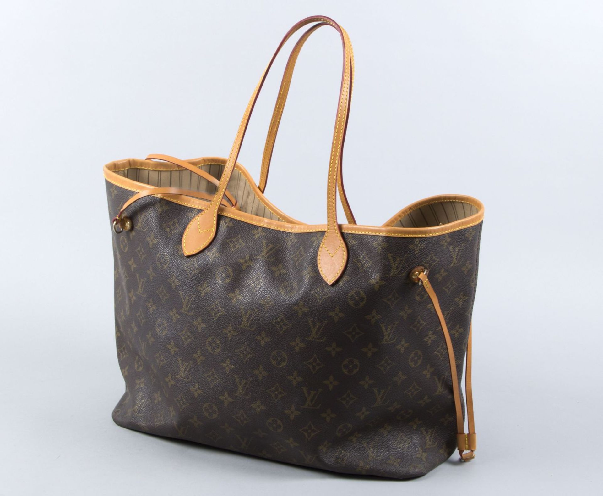 Louis Vuitton-Shopper "Neverfull GM"Beschichtetes Monogramm-Canvas. Besatz aus naturfarbenem